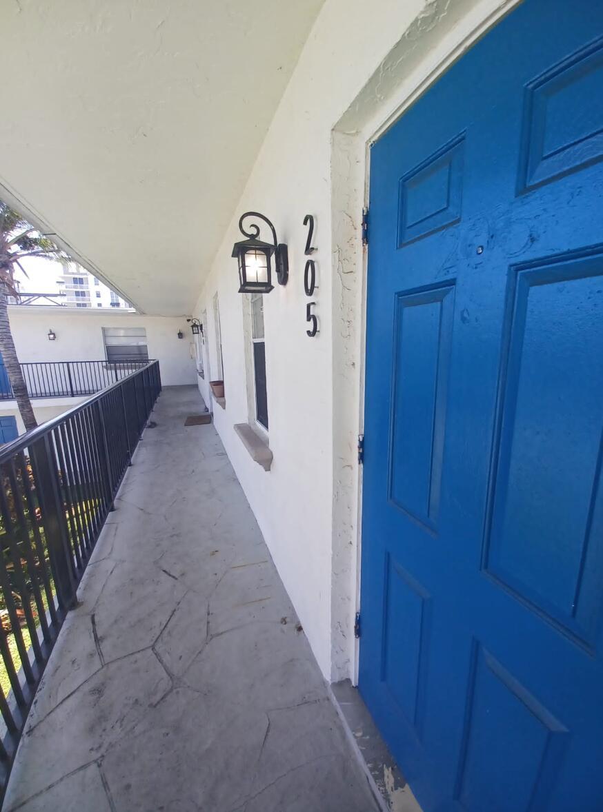 1015 NE 17TH Avenue 205, Fort Lauderdale, FL 33304, Fort Lauderdale - Photo 2