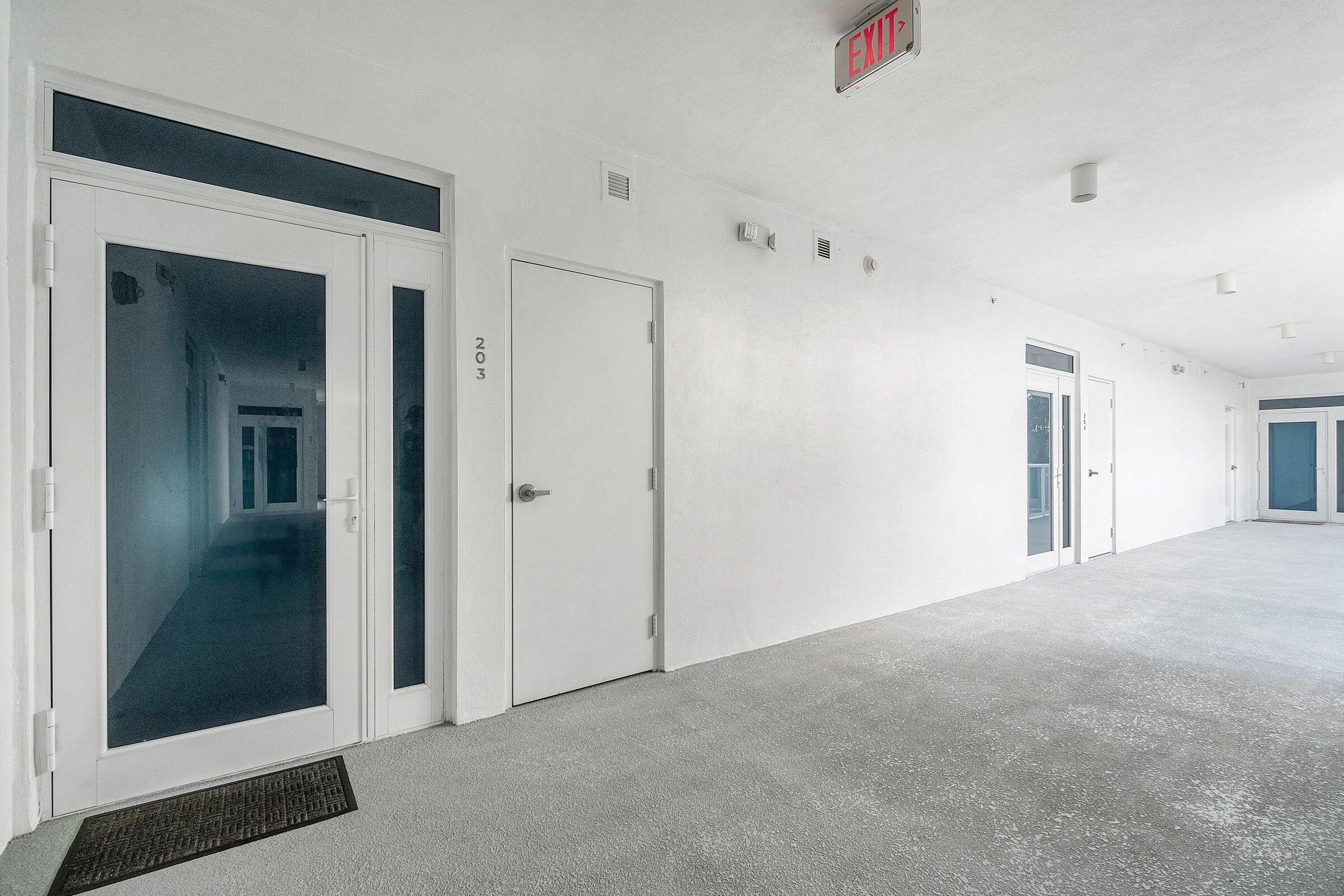1 S PALMWAY 203, Lake Worth Beach, FL 33460, Lake Worth Beach - Photo 4