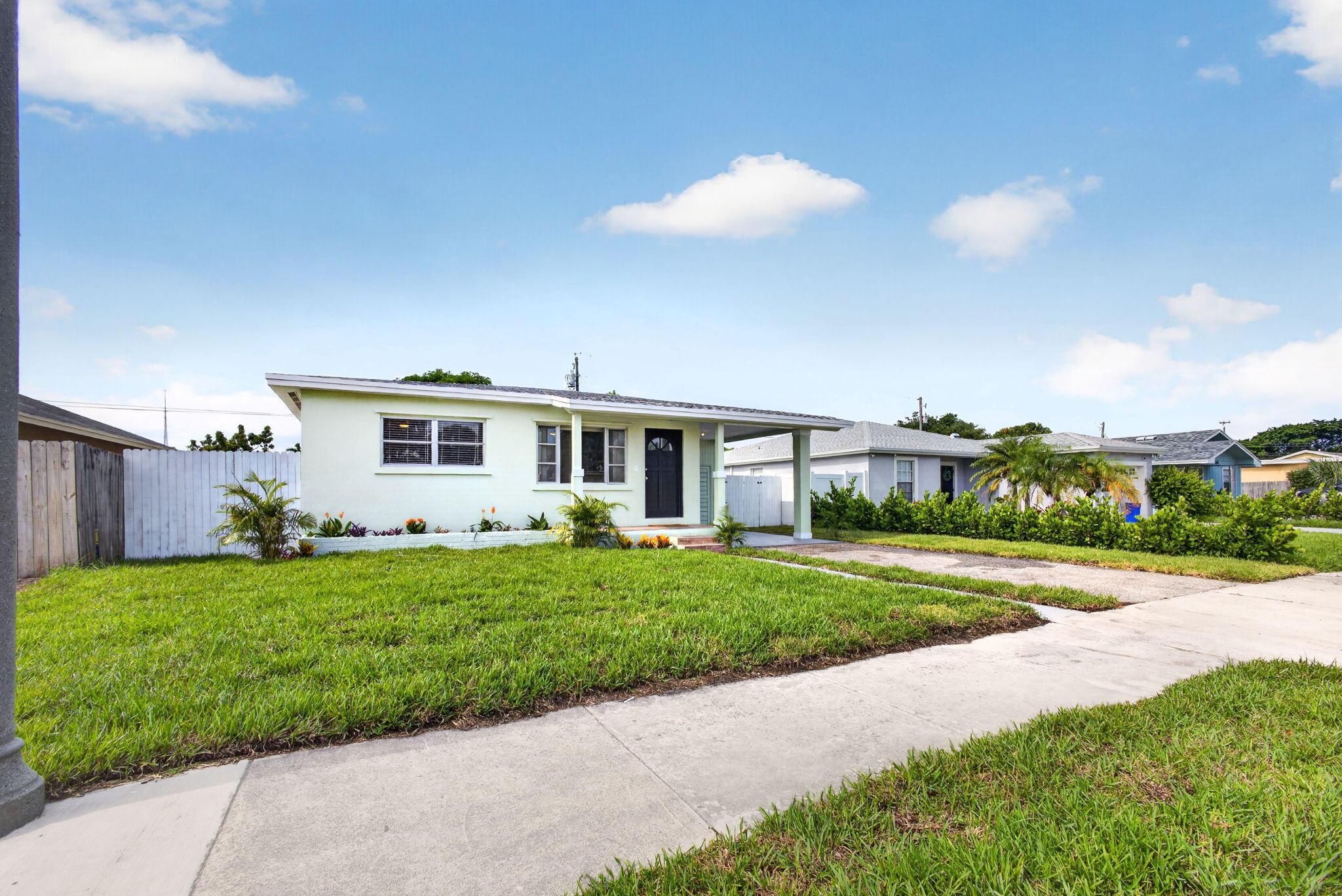 1547 W 10TH Street, Riviera Beach, FL 33404, Riviera Beach - Photo 4