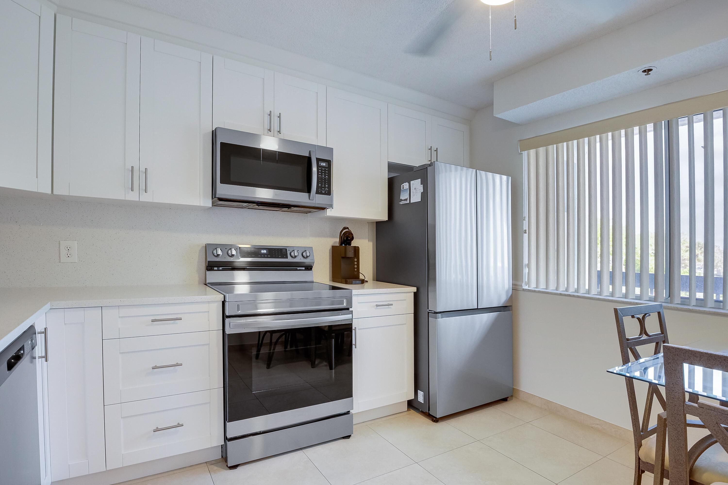 6698 10th Avenue N 301, Lake Worth, FL 33467, Lake Worth
