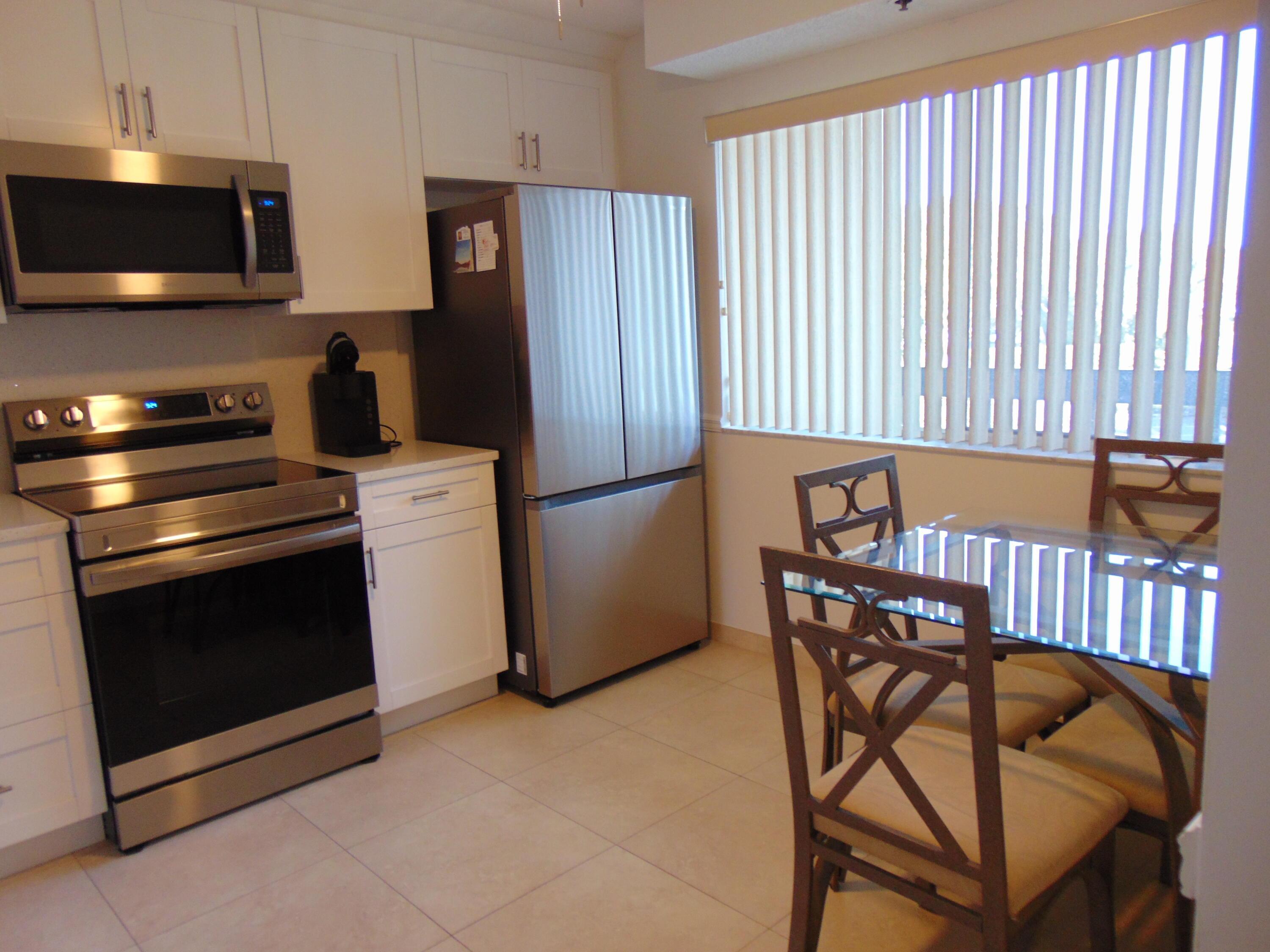 6698 10th Avenue N 301, Lake Worth, FL 33467, Lake Worth - Photo 3