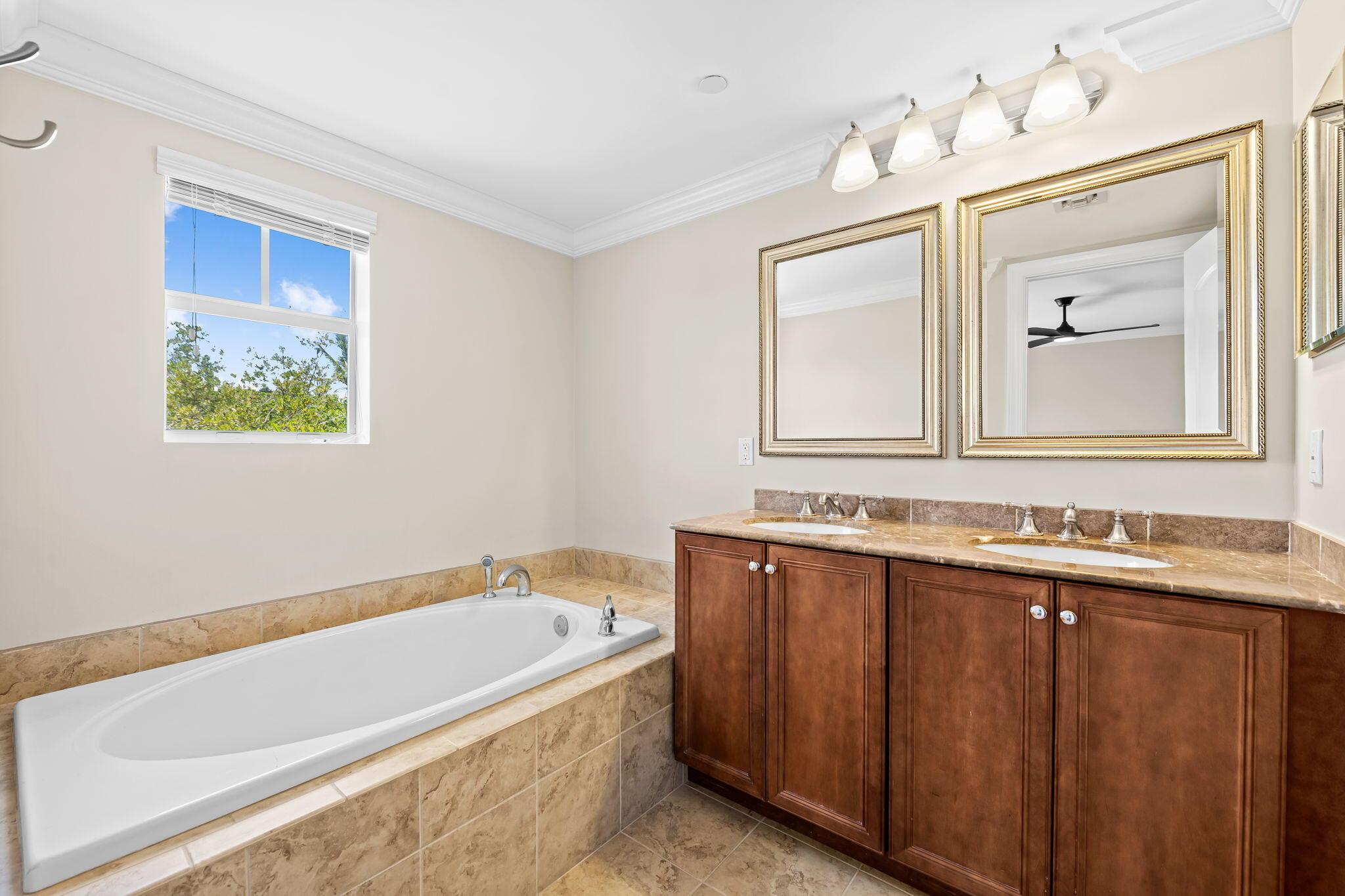 630 SE 15th Street 5, Fort Lauderdale, FL 33316, Fort Lauderdale - Photo 3