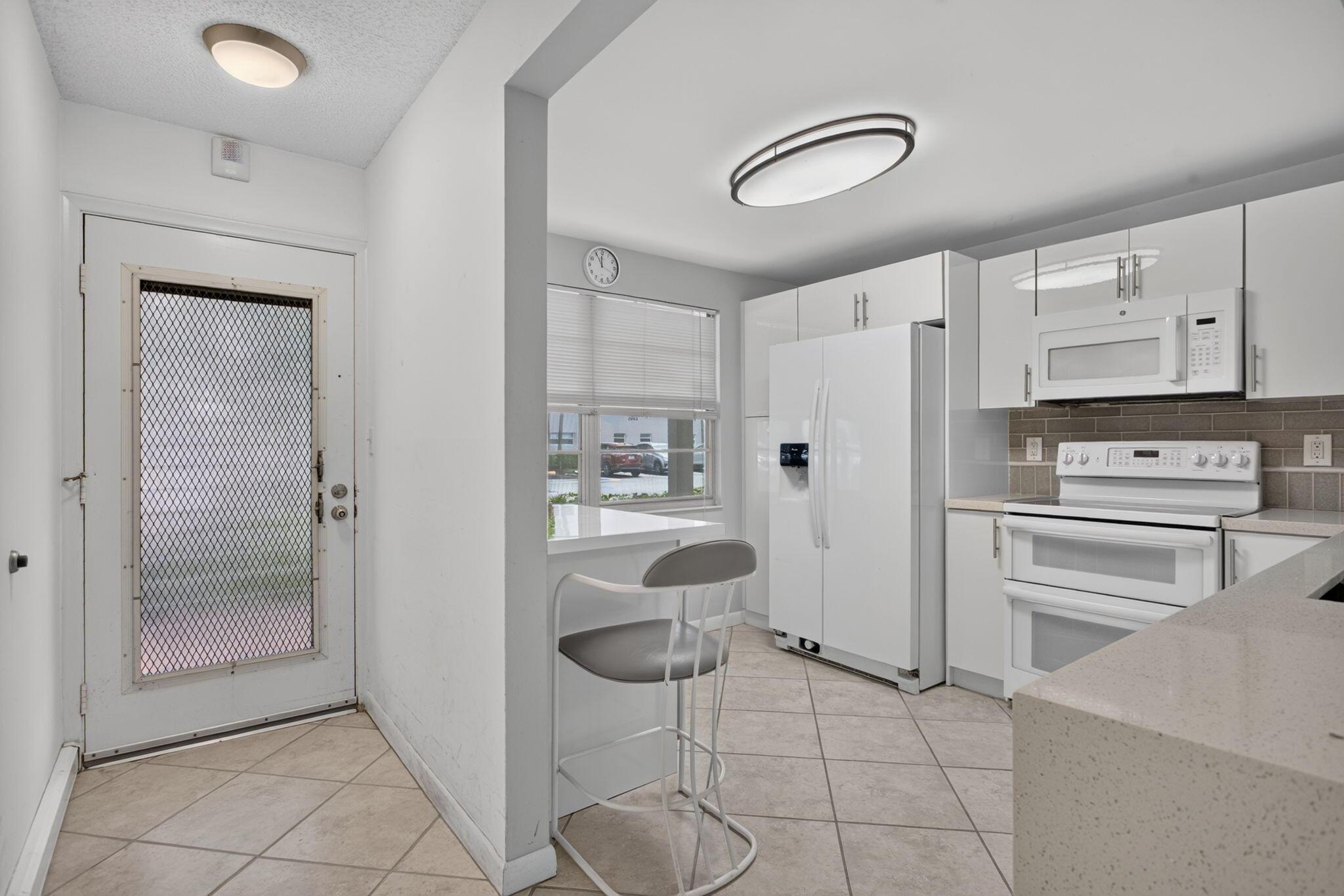 2006 GRANADA Drive J1, Coconut Creek, FL 33066, Coconut Creek