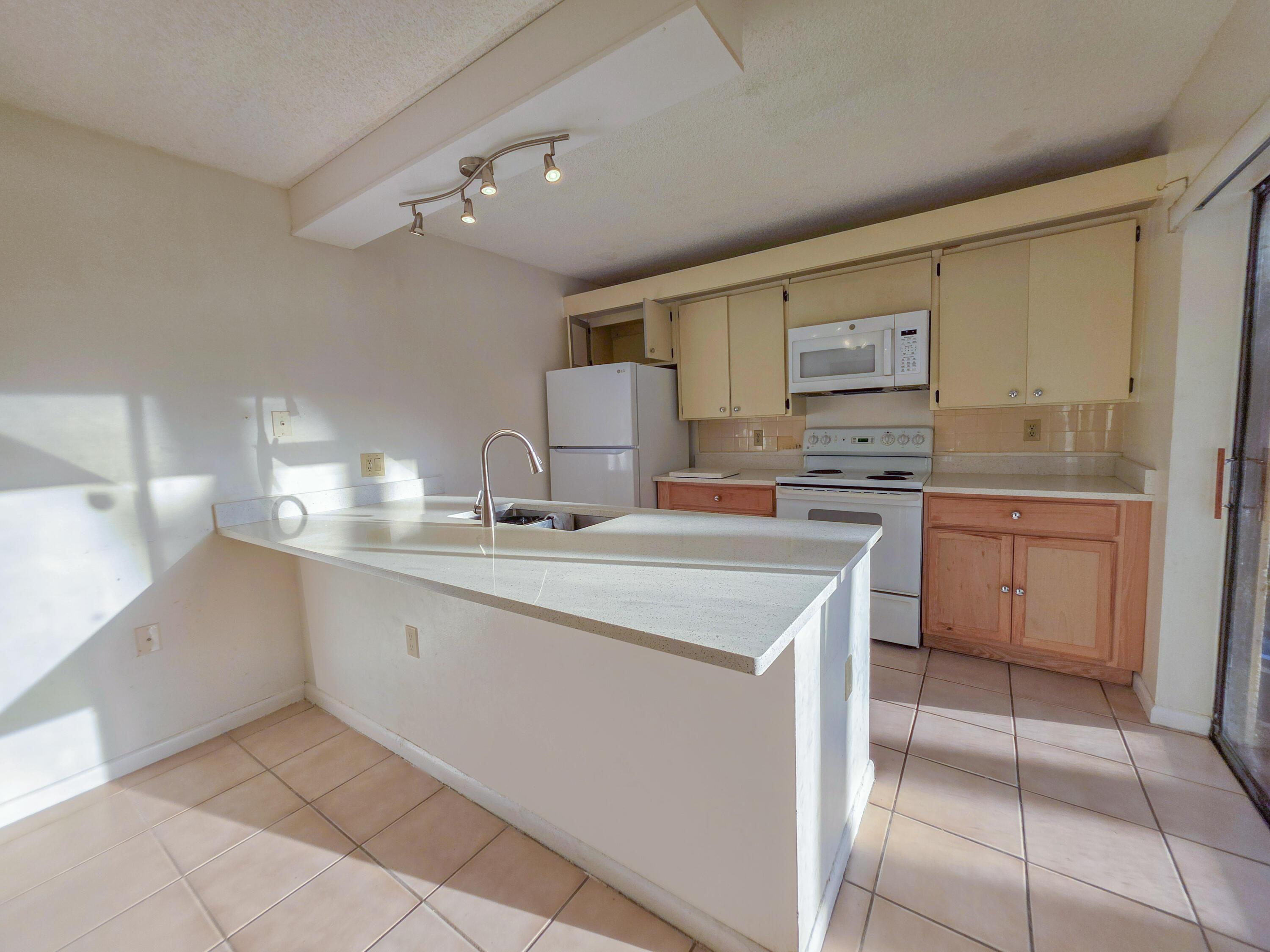 832 BLUE RIDGE Circle, West Palm Beach, FL 33409, West Palm Beach - Photo 3