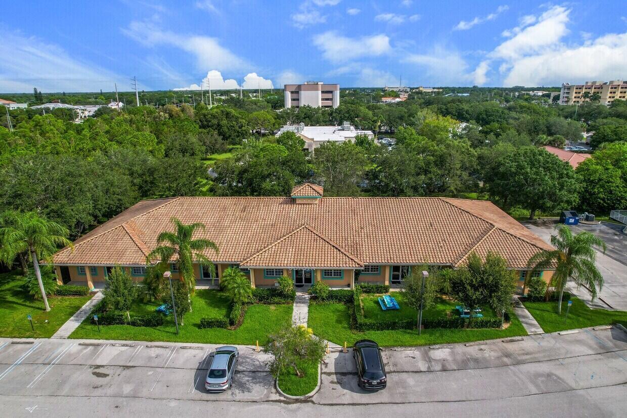 1405 SE Goldtree Drive, Port St. Lucie, FL, Port St. Lucie - Photo 4