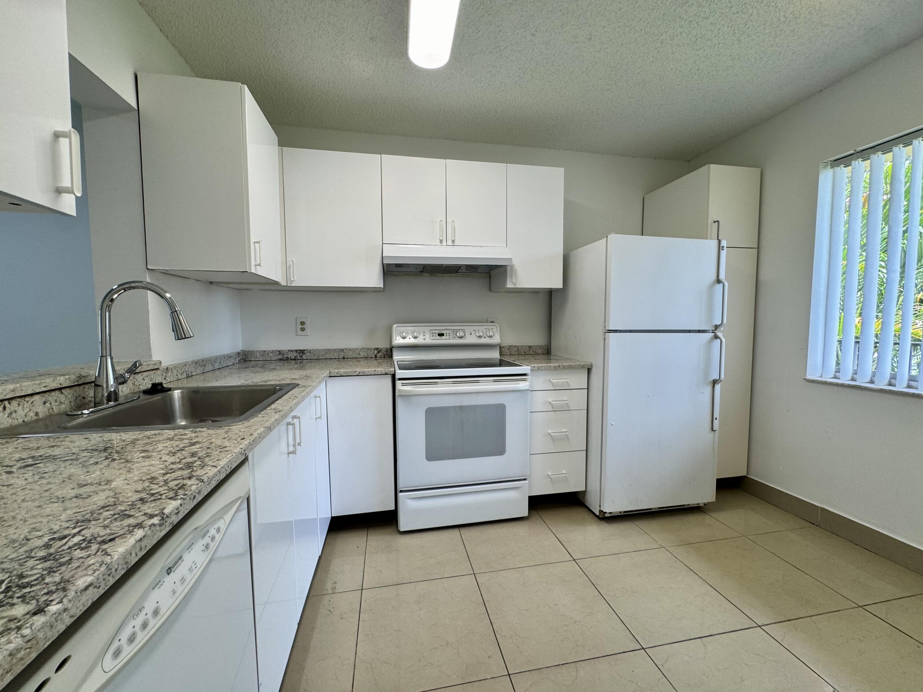7770 NW 50TH Street 209, Lauderhill, FL 33351, Lauderhill - Photo 3