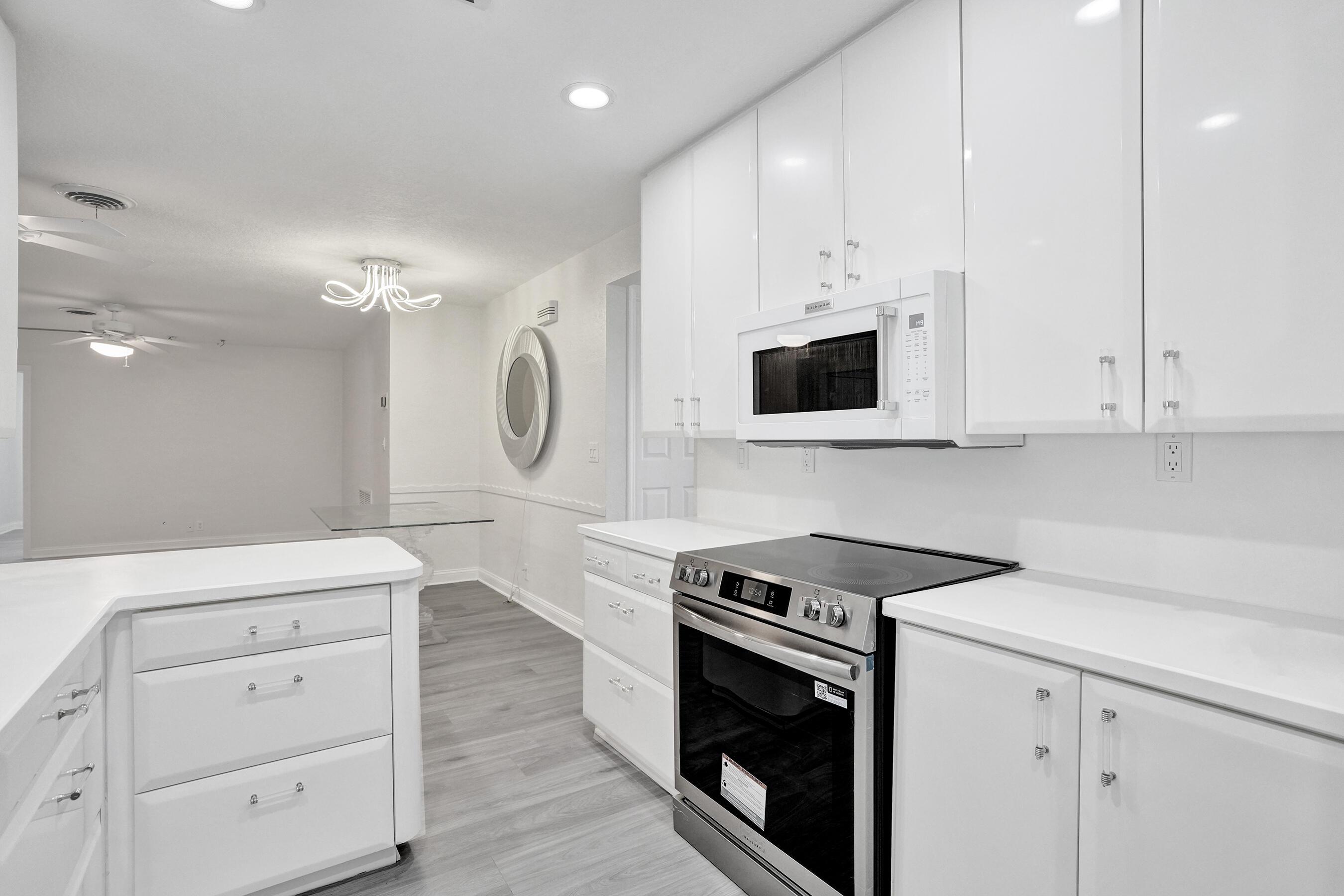 4755 NE 23rd Avenue, Fort Lauderdale, FL 33308, Fort Lauderdale - Photo 2