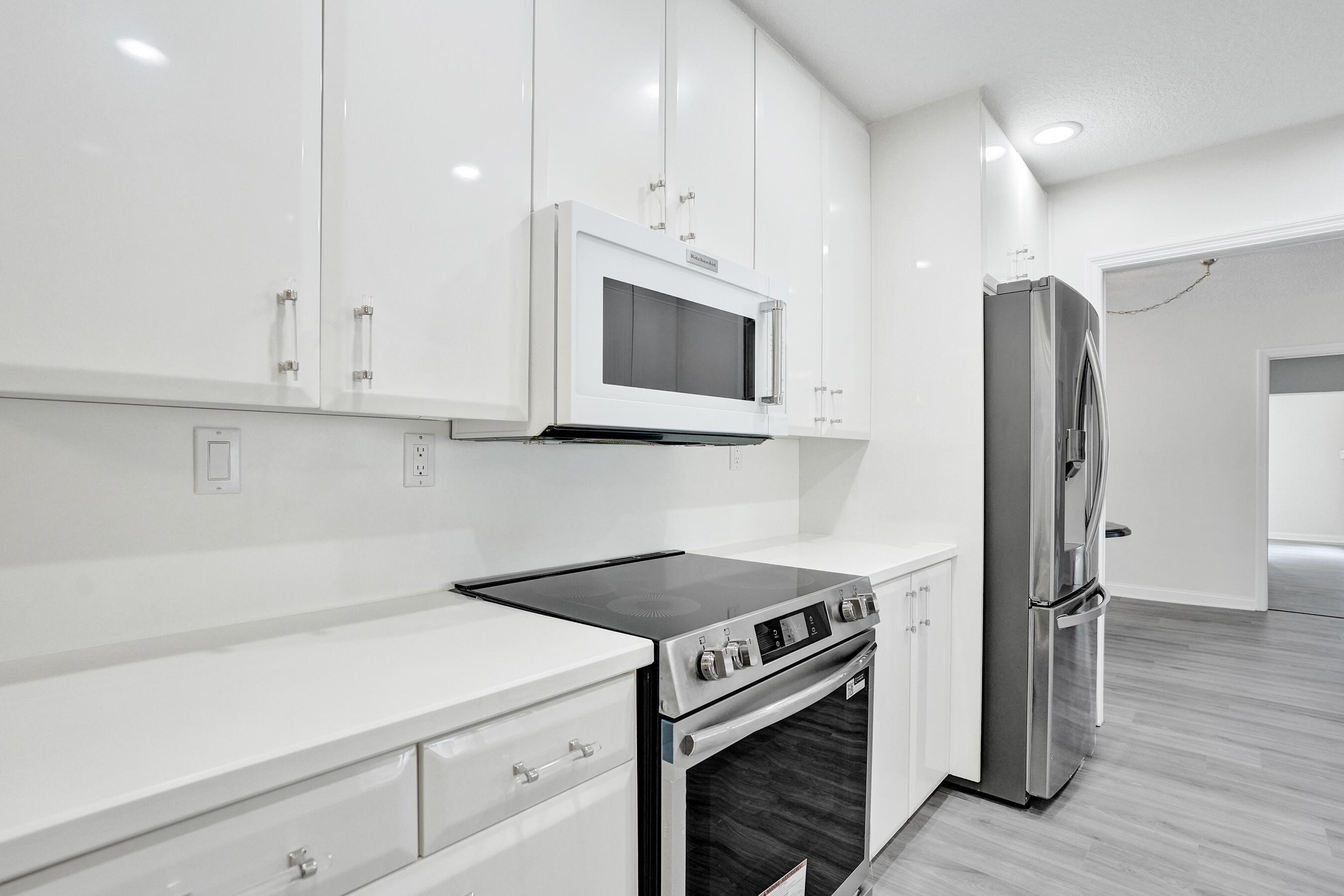 4755 NE 23rd Avenue, Fort Lauderdale, FL 33308, Fort Lauderdale - Photo 3