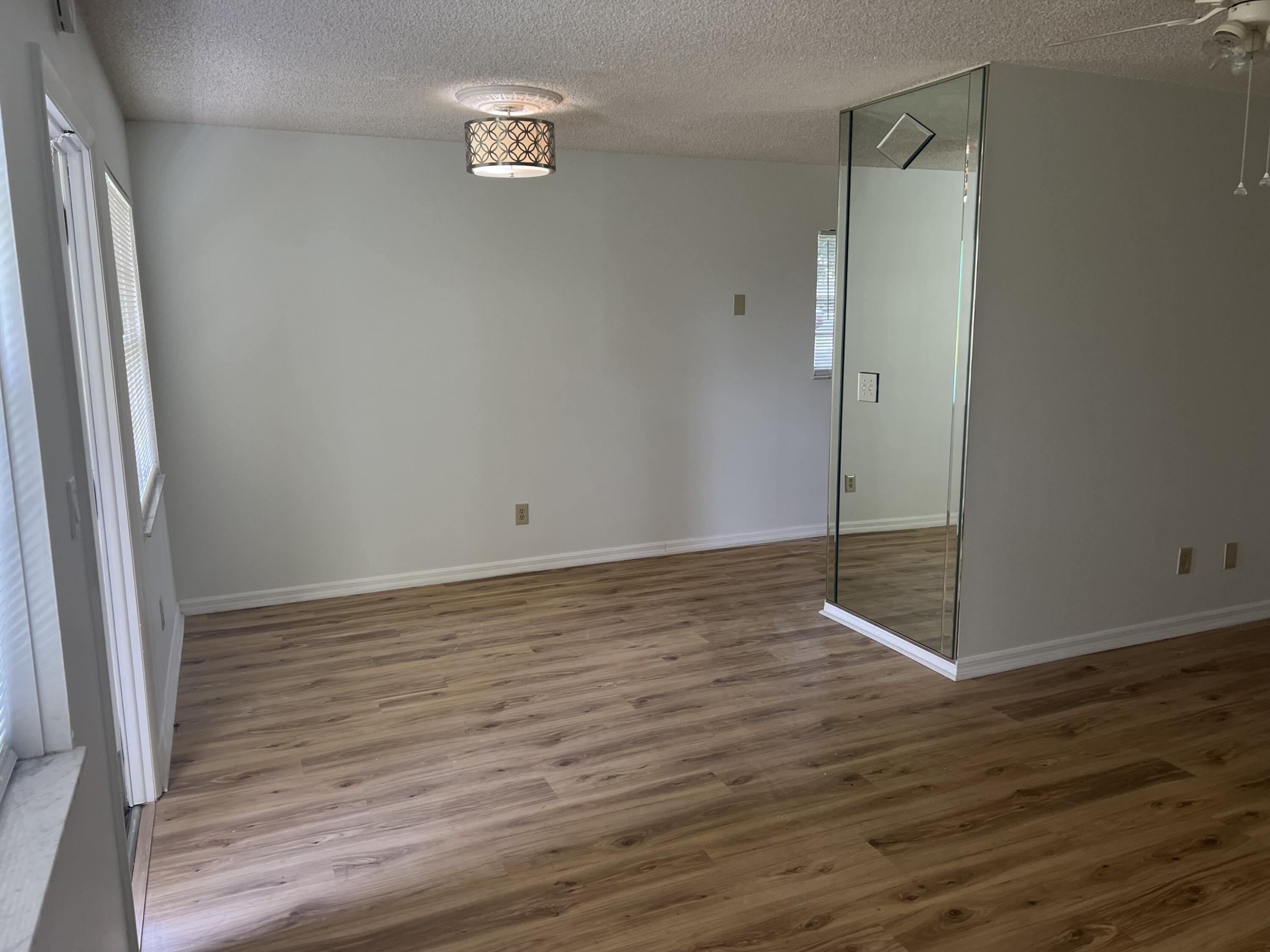 98 Spring Lake Drive 103, Vero Beach, FL 32962, Vero Beach - Photo 3