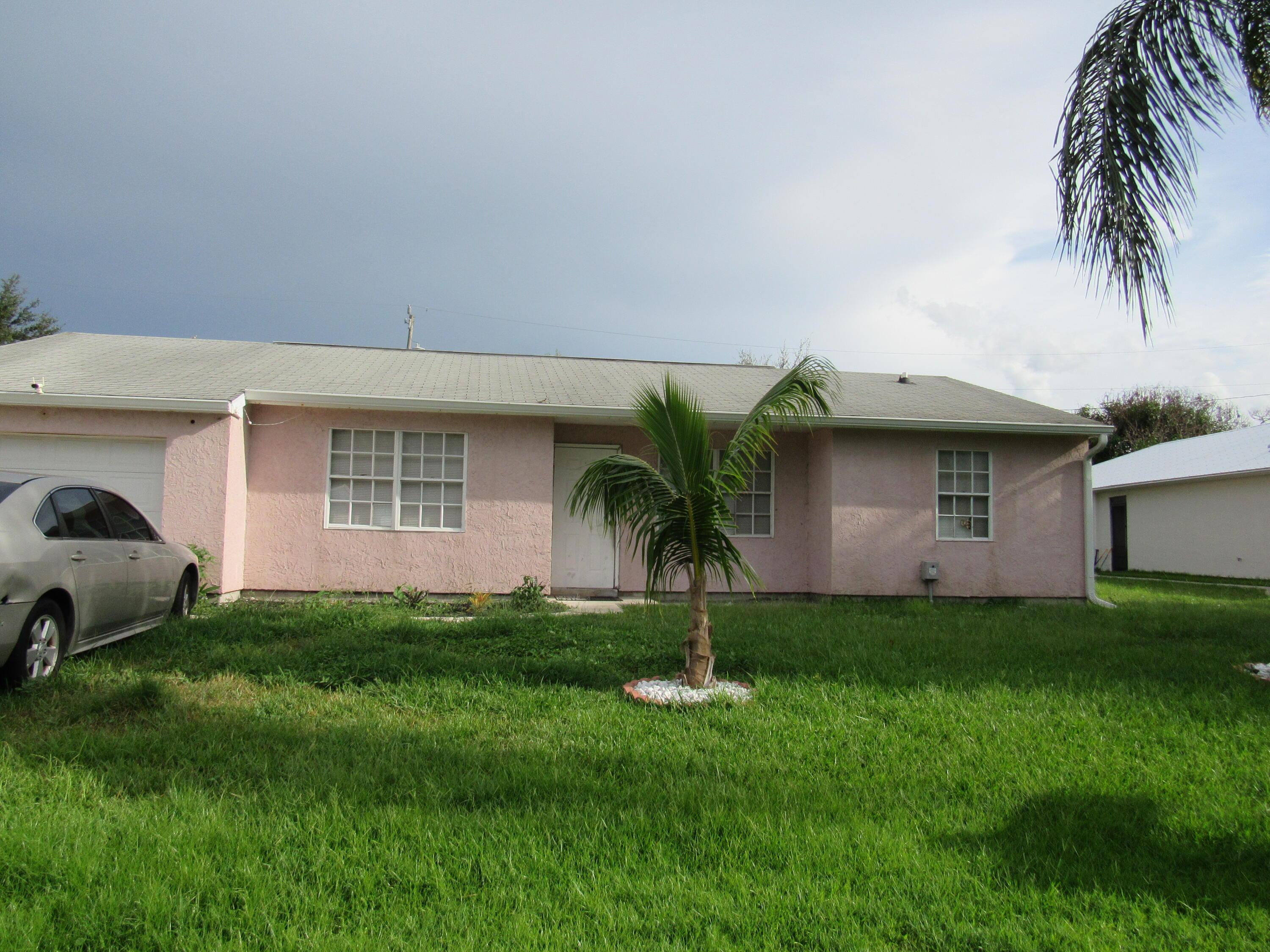 2557 SE ROBIN Circle, Port St. Lucie, FL 34952, Port St. Lucie - Photo 2