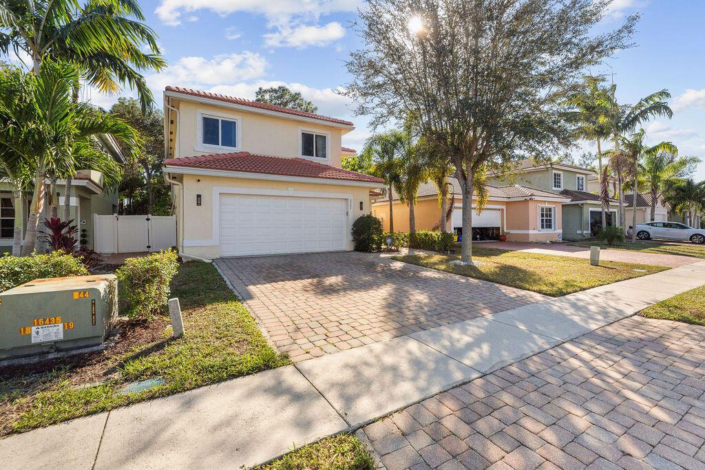6384 Adriatic Way, West Palm Beach, FL 33413, West Palm Beach - Photo 2