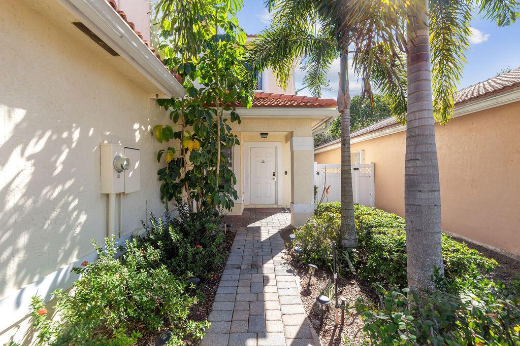 6384 Adriatic Way, West Palm Beach, FL 33413, West Palm Beach - Photo 4