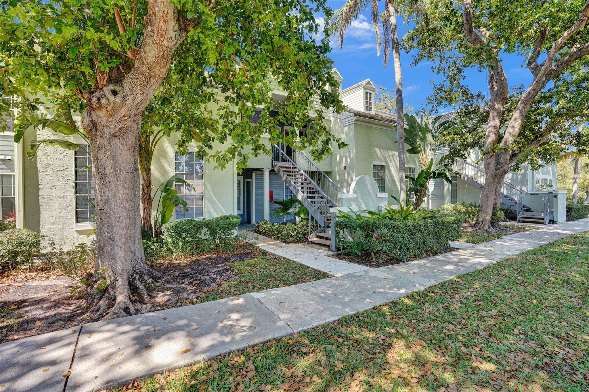1050 CRYSTAL Way N, Delray Beach, FL 33444, Delray Beach - Photo 2