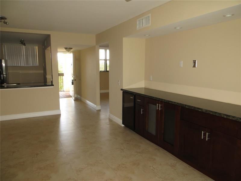 110 Lake Emerald Drive 409, Oakland Park, FL 33309, Oakland Park - Photo 5