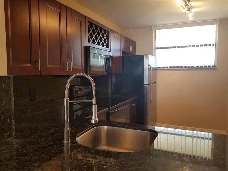110 Lake Emerald Drive 409, Oakland Park, FL 33309, Oakland Park - Photo 3