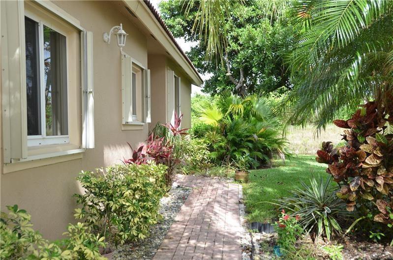 5766 NW 127th Terrace, Coral Springs, FL 33076, Coral Springs - Photo 2