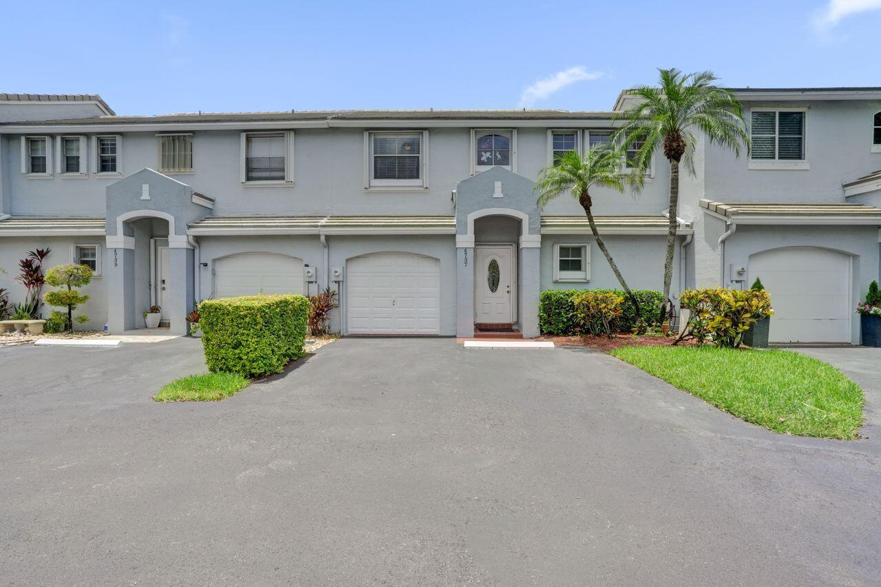 4737 Grapevine Way, Davie, FL 33331, Davie - Photo 2