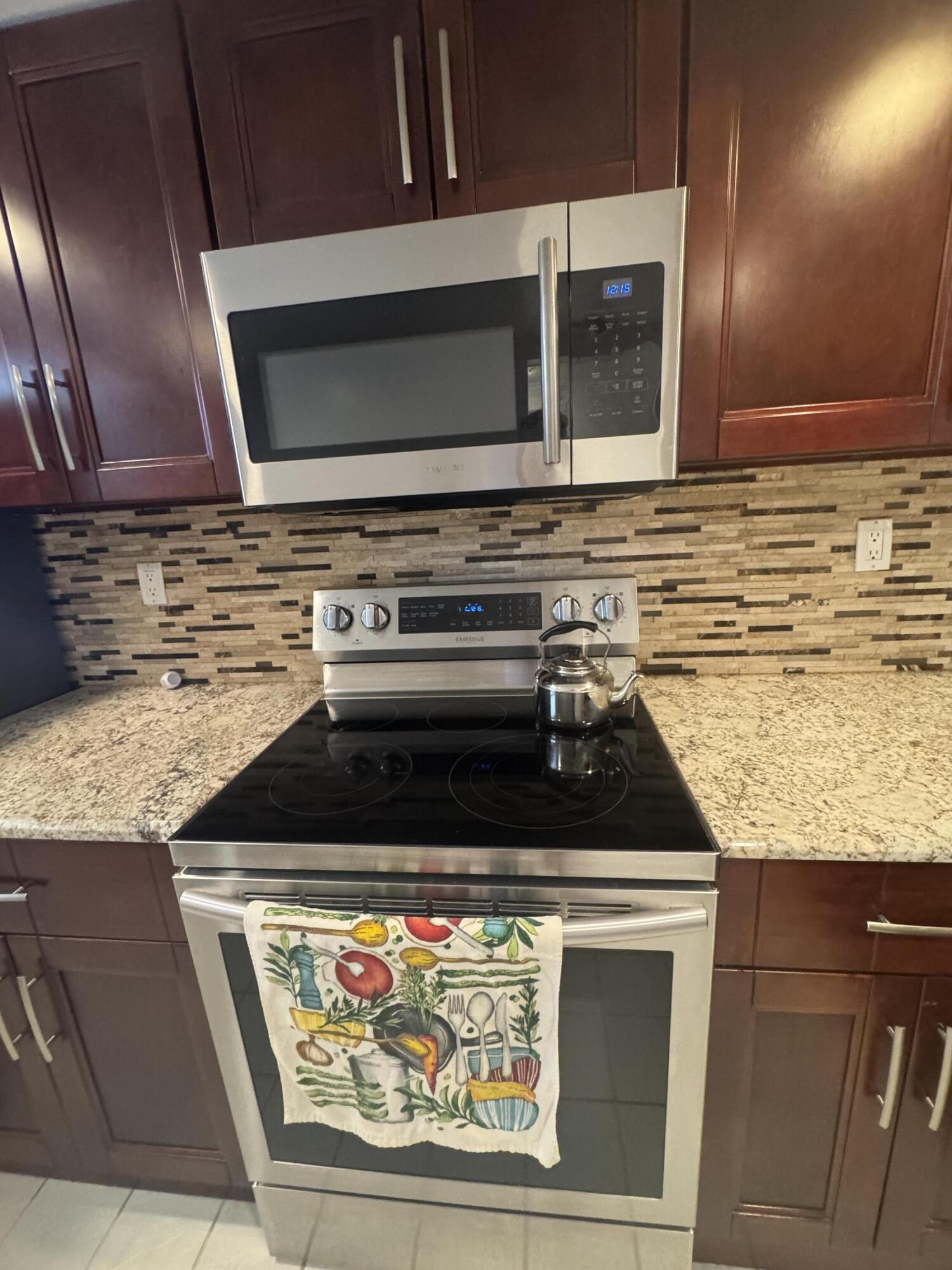 1075 Riverside Drive 303, Coral Springs, FL 33071, Coral Springs - Photo 4
