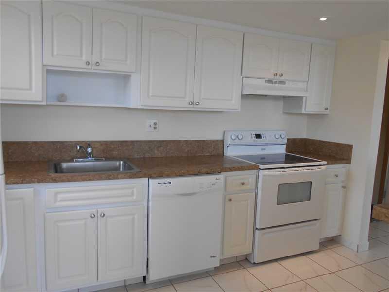 2731 TAFT Street 309, Hollywood, FL 33020, Hollywood - Photo 4