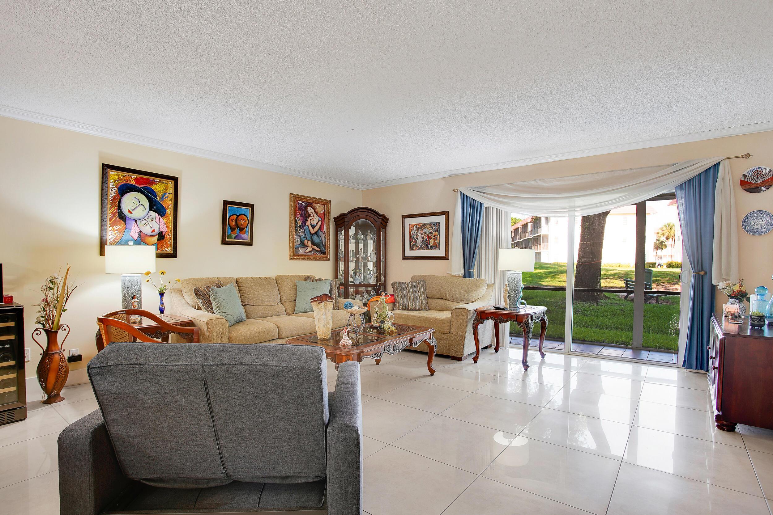 211 S Hollybrook Drive 107, Pembroke Pines, FL 33025, Pembroke Pines - Photo 4