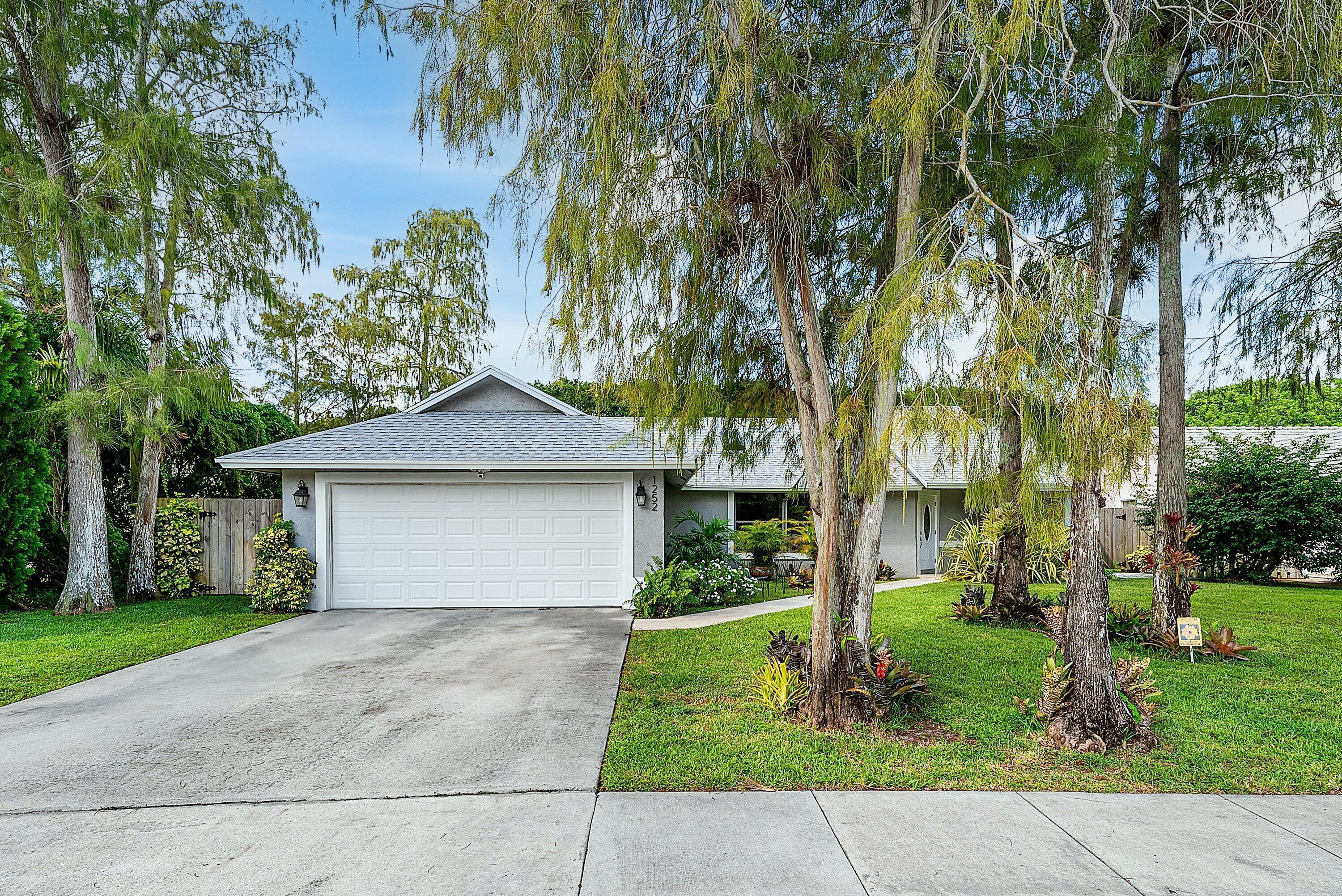1252 Raintree Lane, Wellington, FL 33414, Wellington