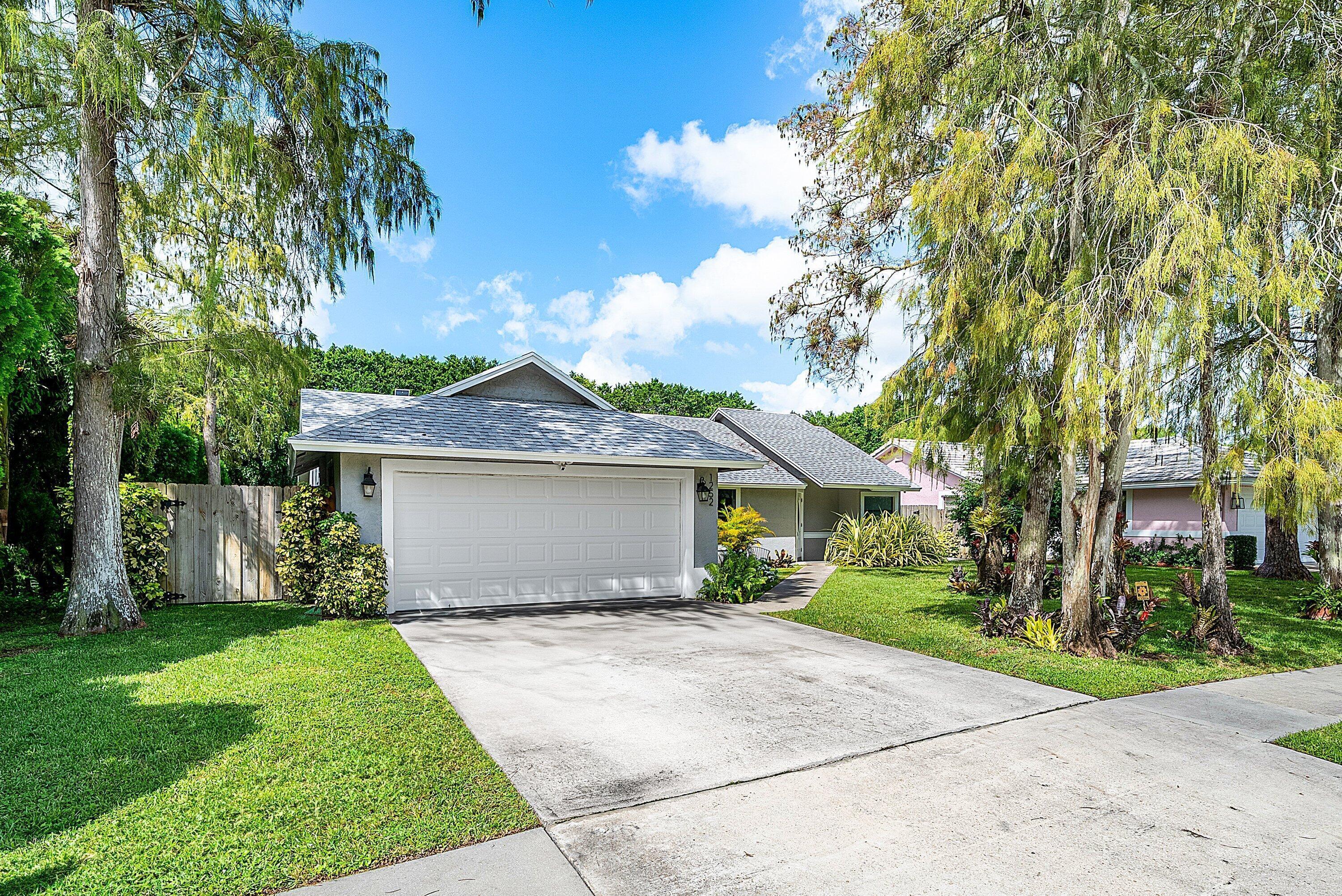1252 Raintree Lane, Wellington, FL 33414, Wellington - Photo 2