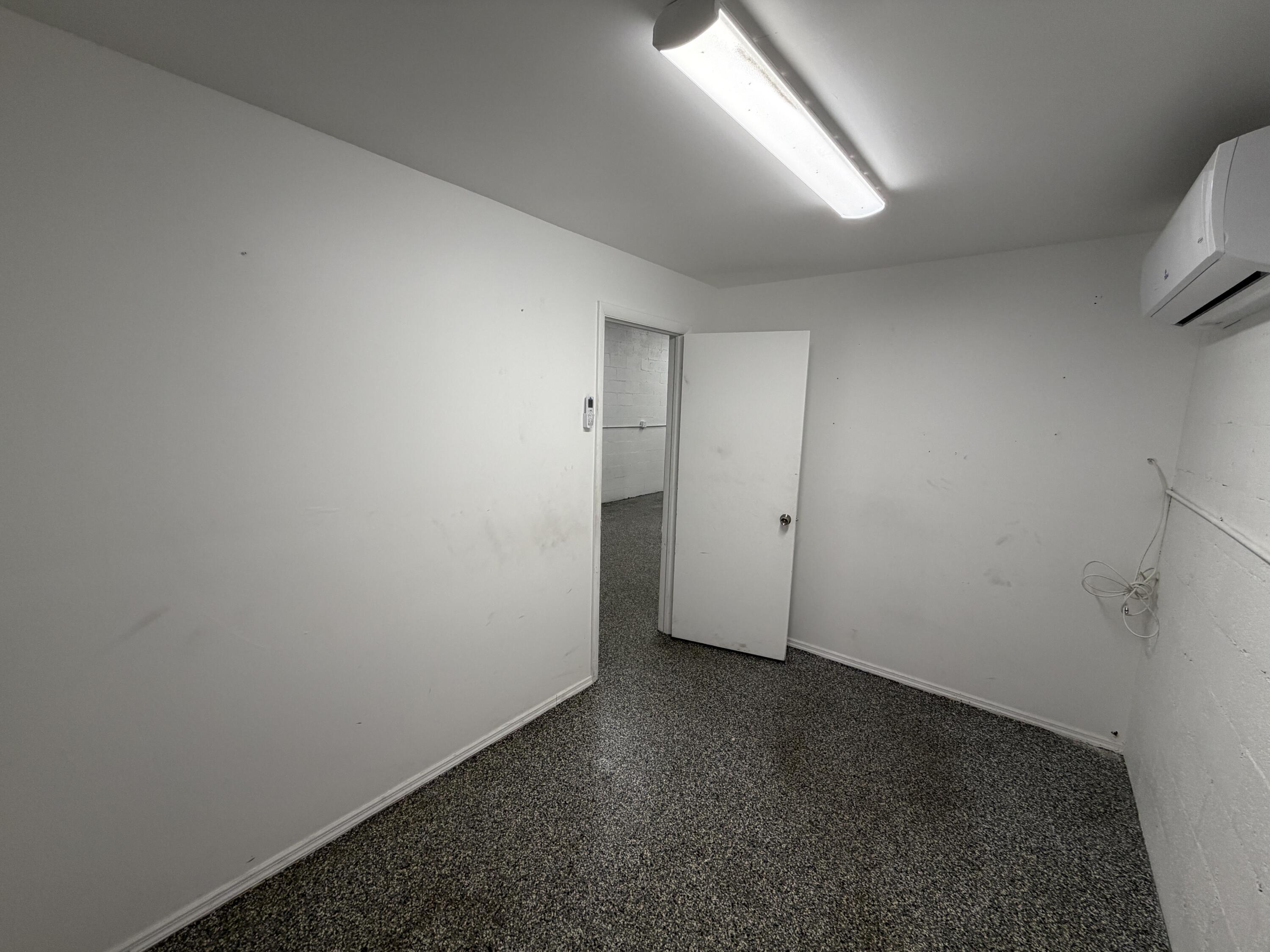 2621-2629 NE 5th Avenue 2621, Pompano Beach, FL 33064, Pompano Beach - Photo 3