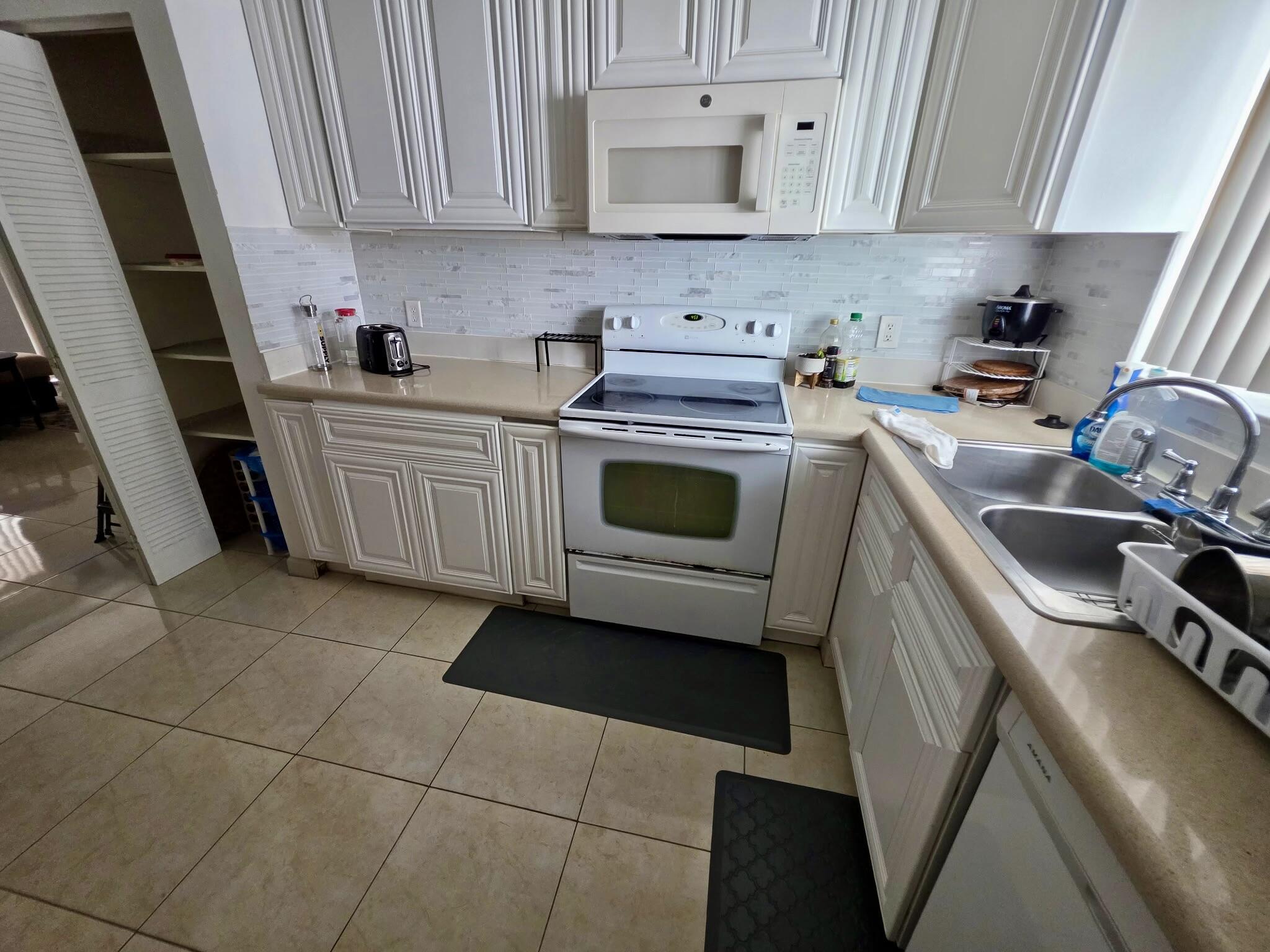 2245 FILLMORE Street 7, Hollywood, FL 33020, Hollywood