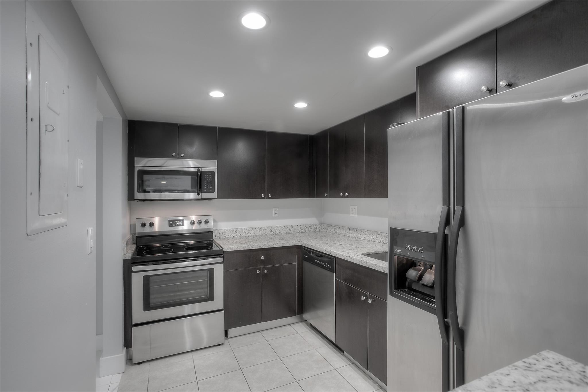 303 RACQUET CLUB Road 312, Weston, FL 33326, Weston - Photo 2