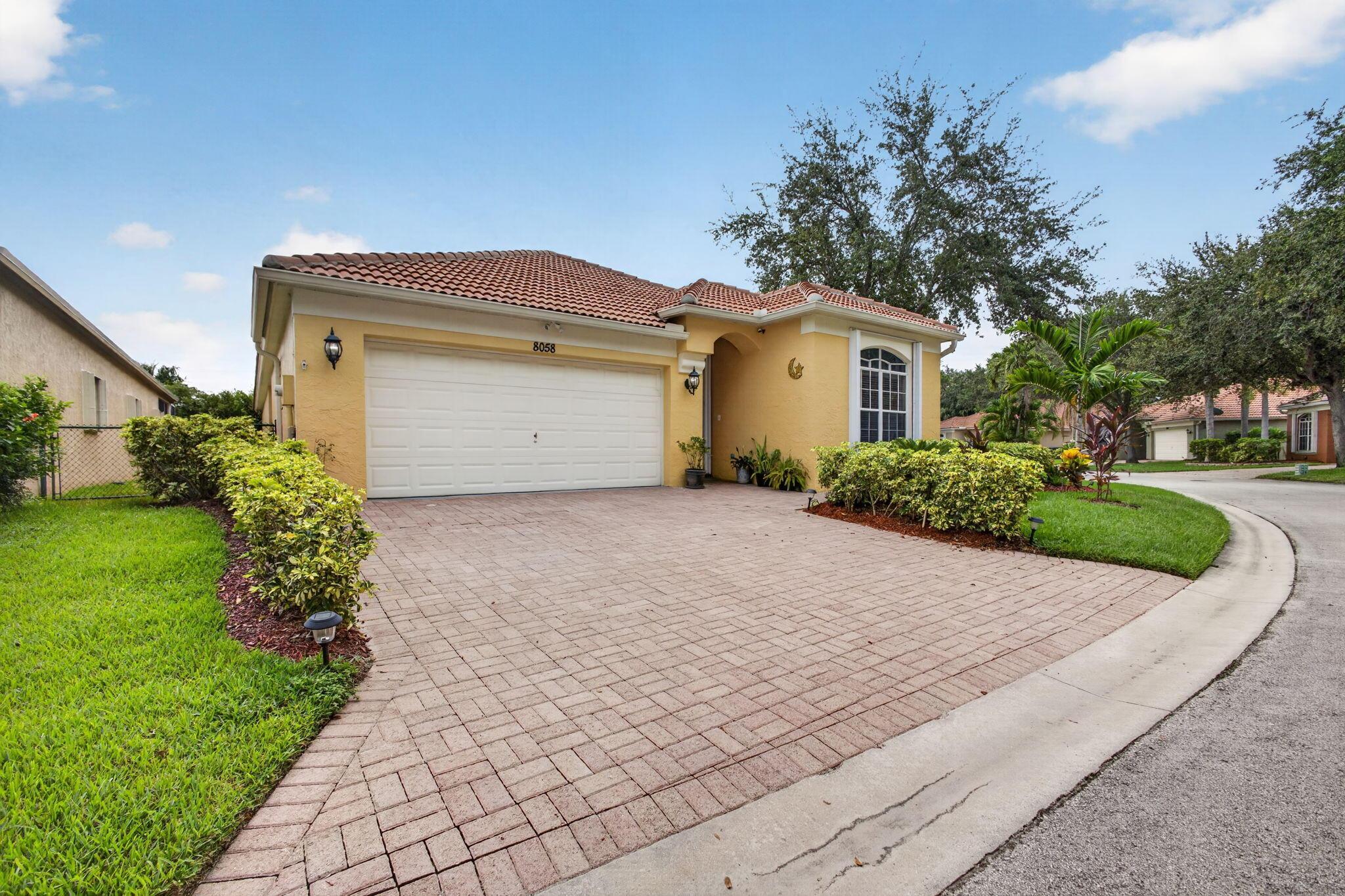8058 Via Hacienda, Riviera Beach, FL 33418, Riviera Beach - Photo 4