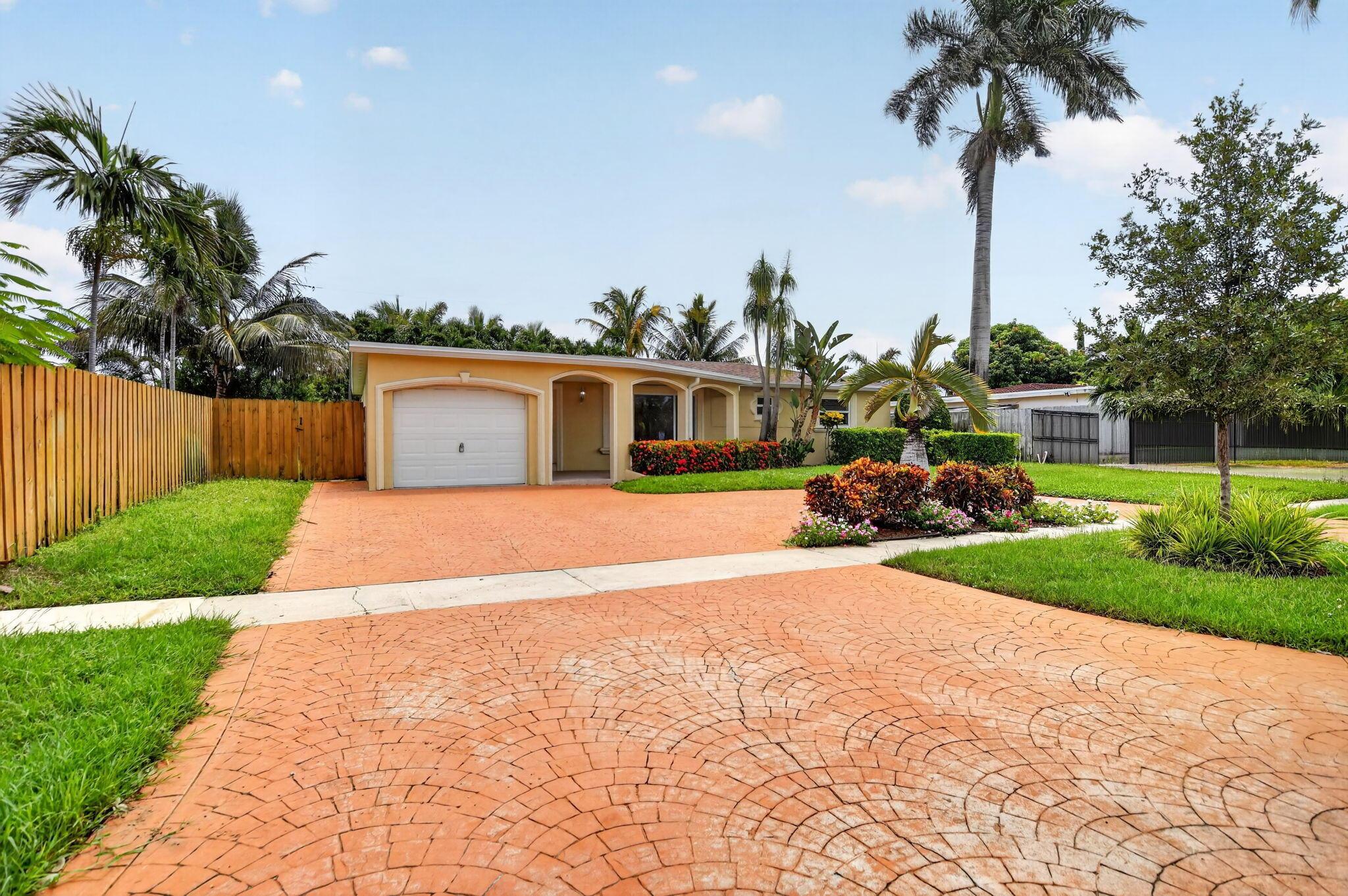 2250 NE 4TH Court, Boca Raton, FL 33431, Boca Raton - Photo 2