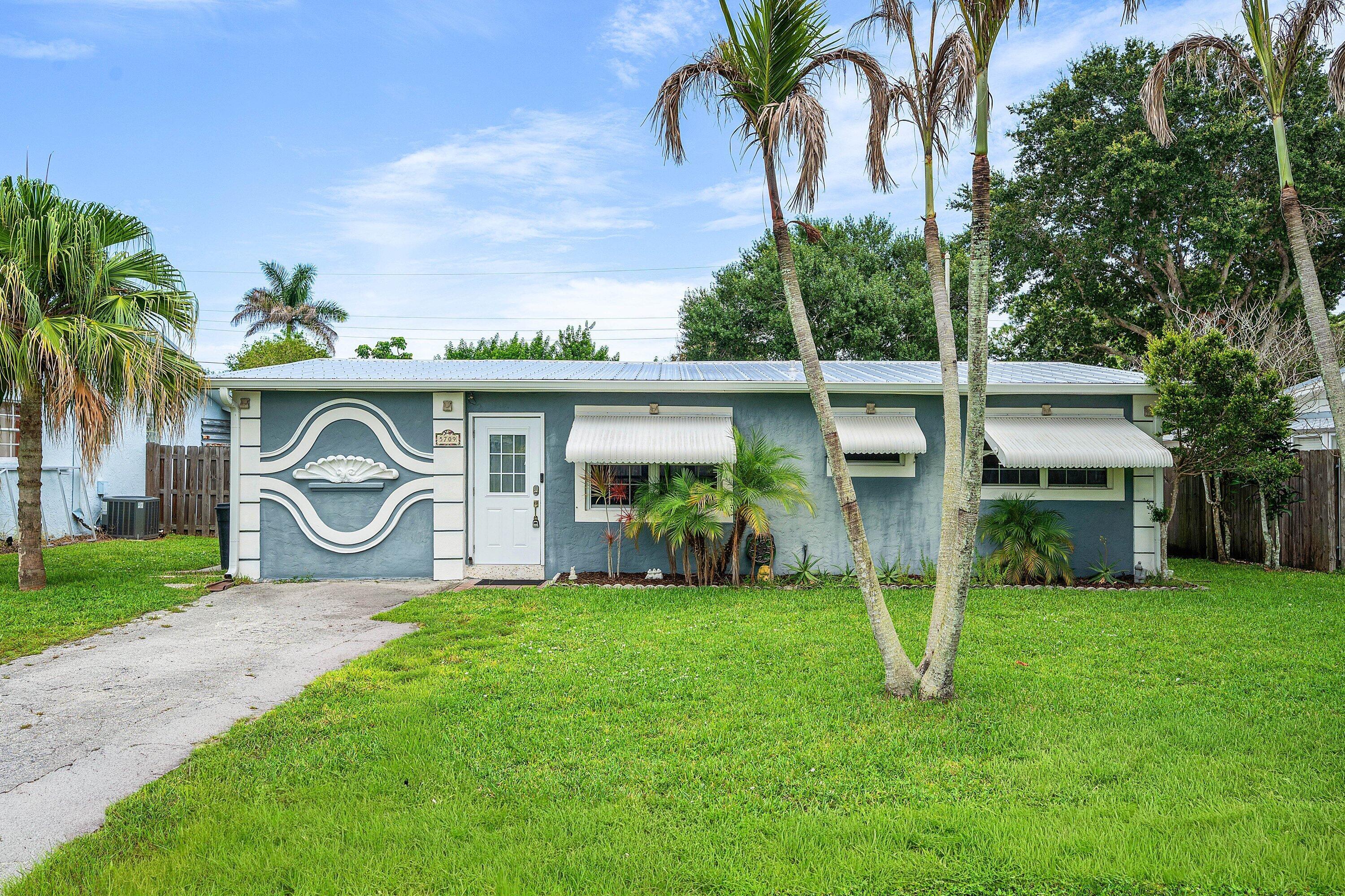 5709 SE Indigo Avenue, Stuart, FL 34997, Stuart - Photo 2