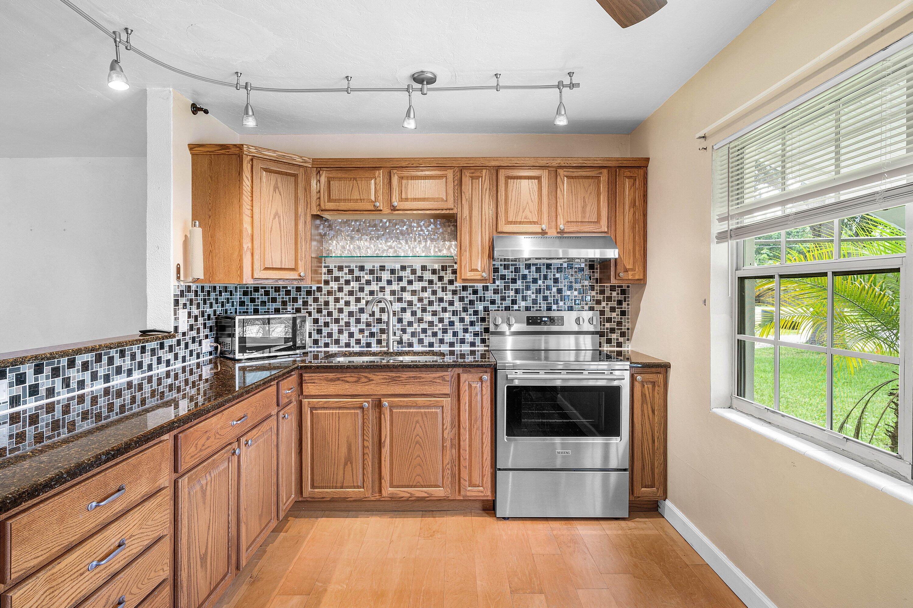 5709 SE Indigo Avenue, Stuart, FL 34997, Stuart - Photo 5