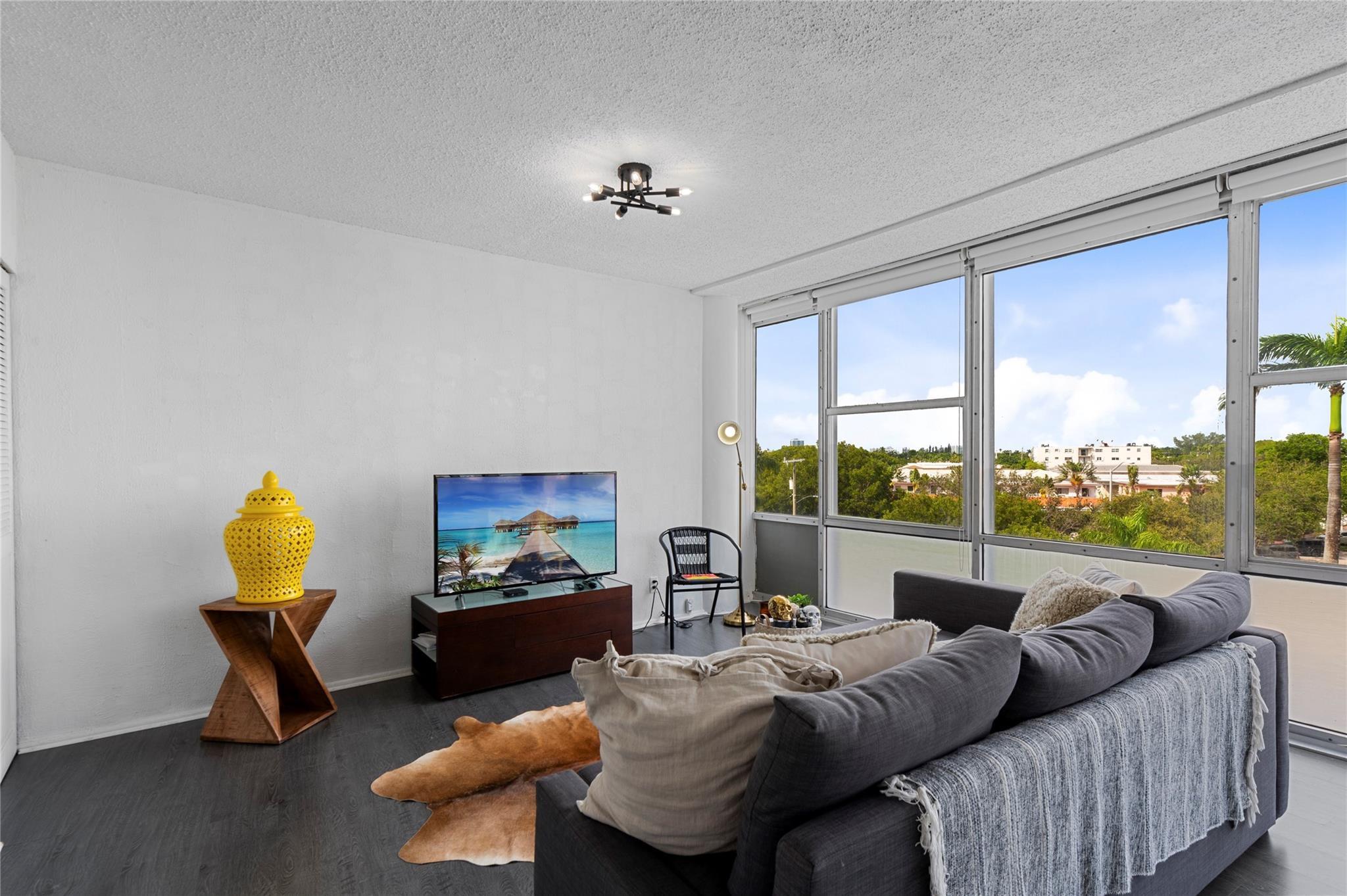 900 Bay Drive 303, Miami Beach, FL 33141, Miami Beach - Photo 5