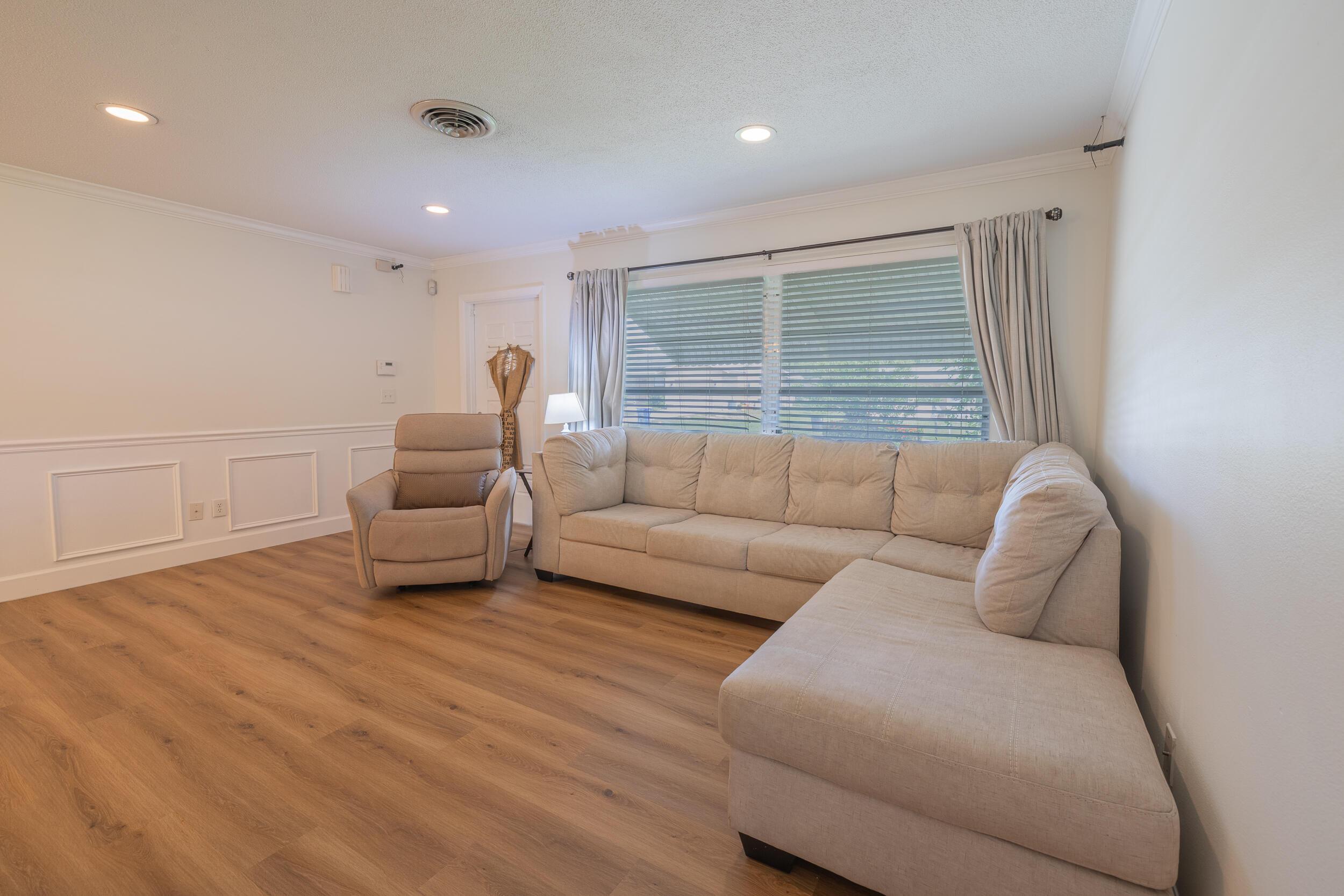 2038 SE Monroe Street, Stuart, FL 34997, Stuart - Photo 5