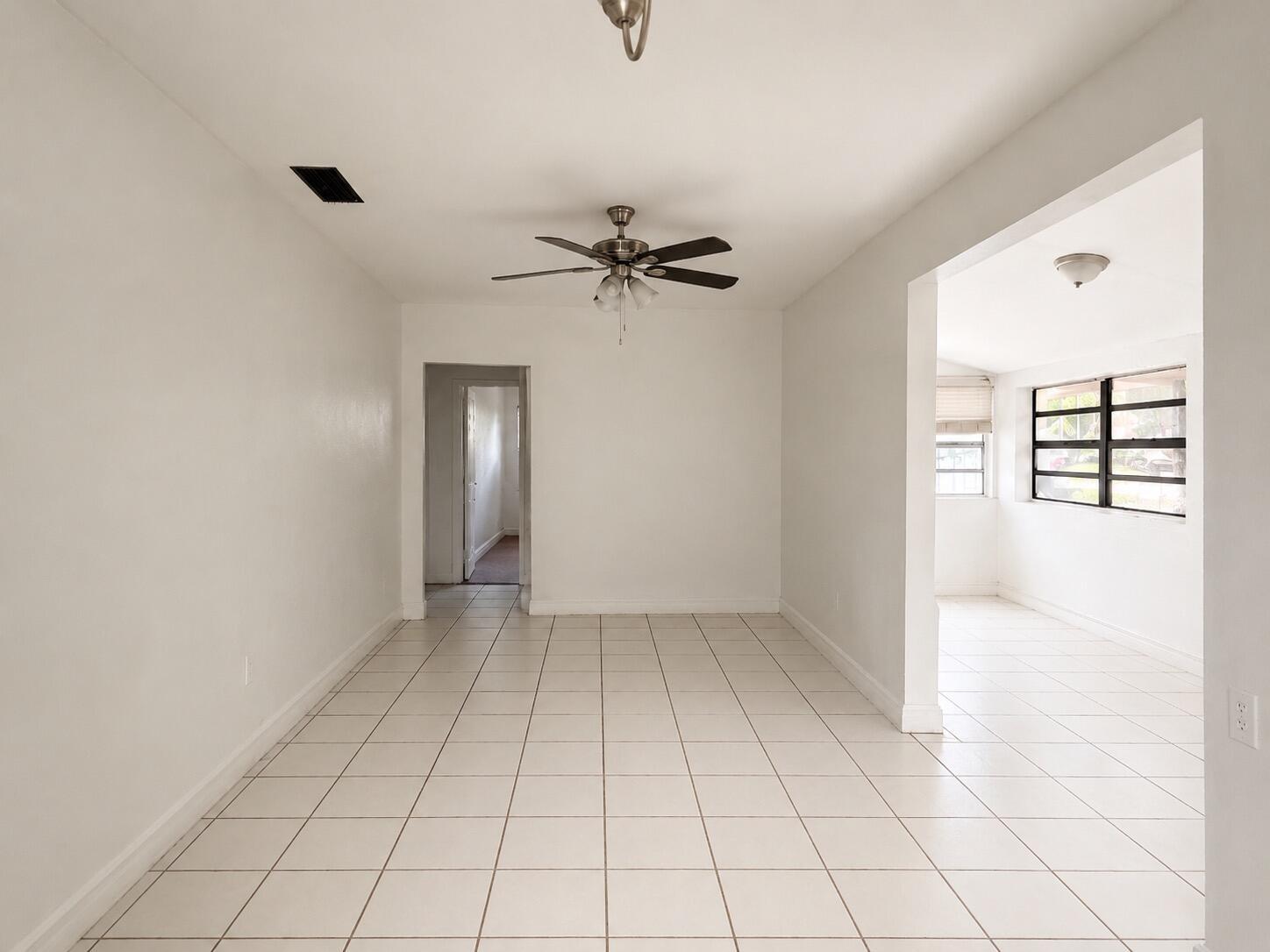 445 NE 163RD Street, Miami, FL 33162, Miami - Photo 4