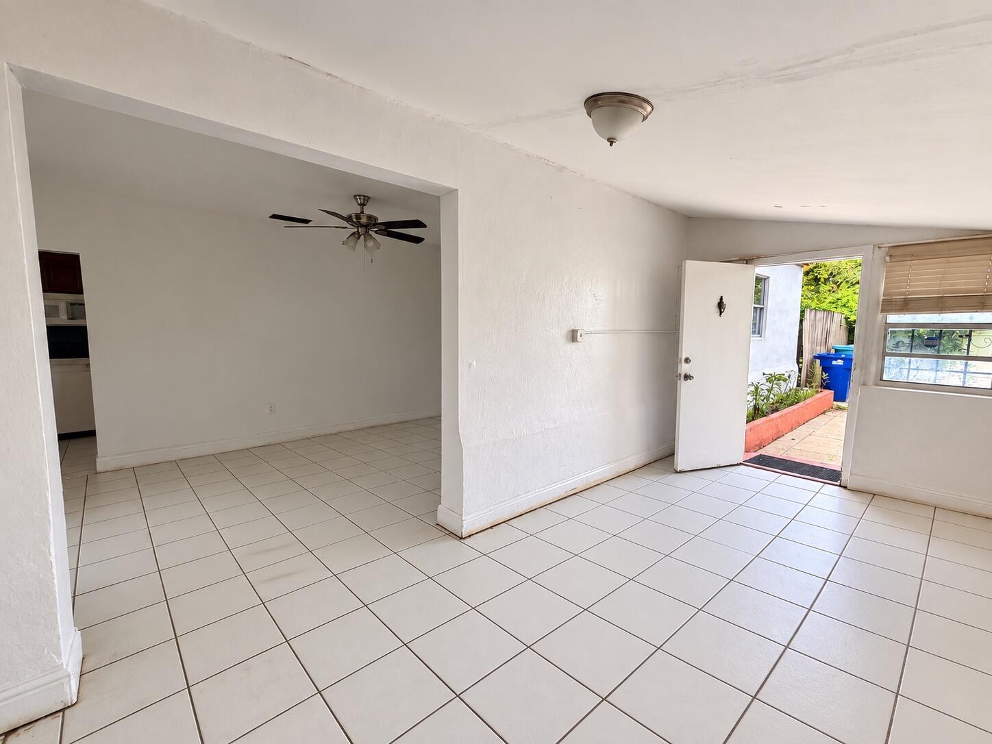 445 NE 163RD Street, Miami, FL 33162, Miami - Photo 3