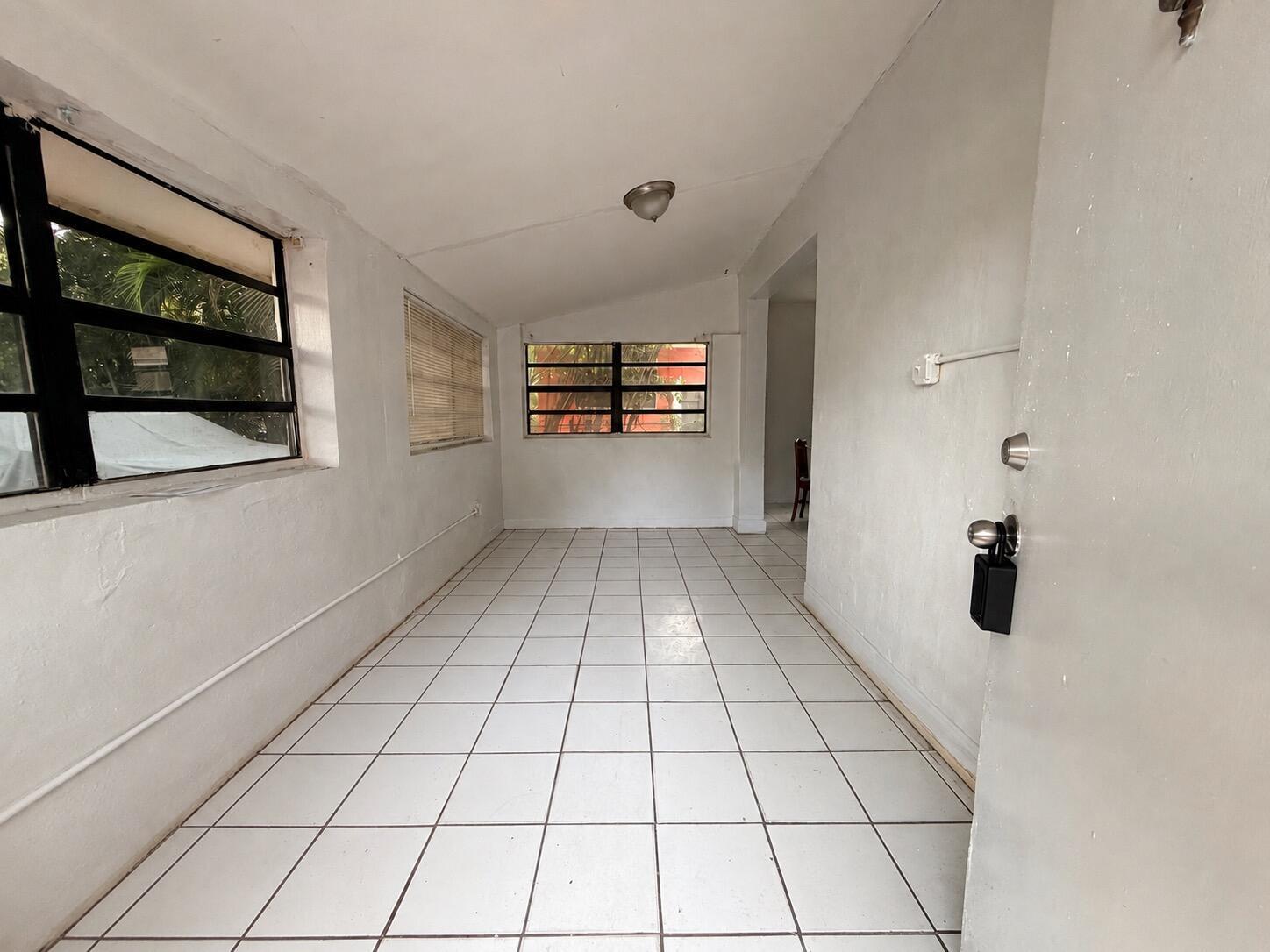 445 NE 163RD Street, Miami, FL 33162, Miami - Photo 2