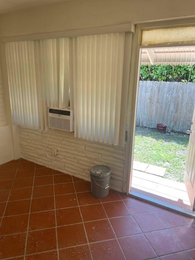1936 MONROE Street 2, Hollywood, FL 33020, Hollywood - Photo 2