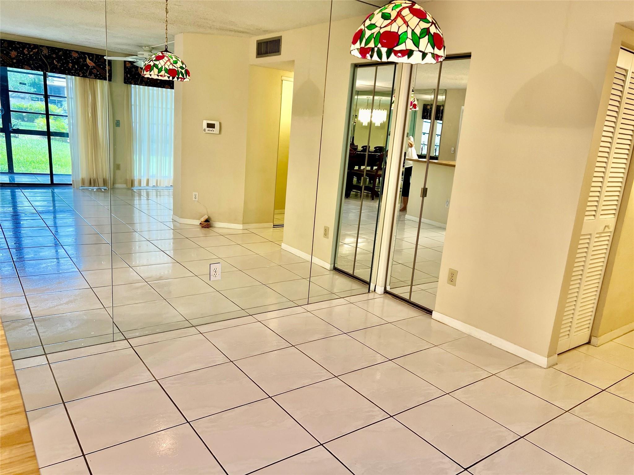 9718 S BELFORT Circle 108, Tamarac, FL 33321, Tamarac - Photo 4