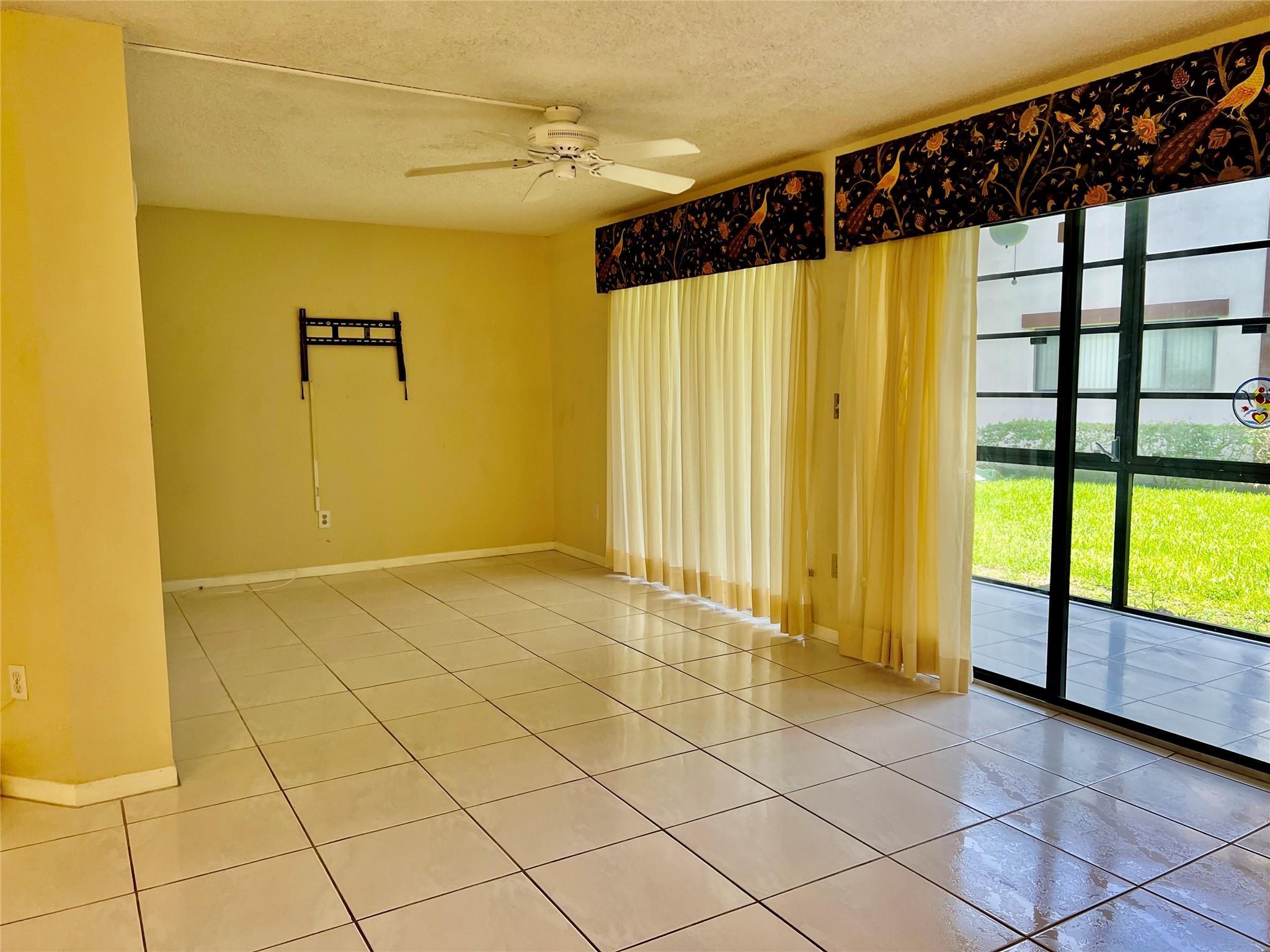 9718 S BELFORT Circle 108, Tamarac, FL 33321, Tamarac - Photo 5