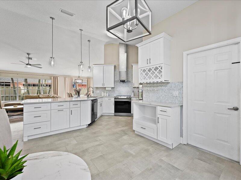 237 MOCCASIN Trail W, Jupiter, FL 33458, Jupiter - Photo 3