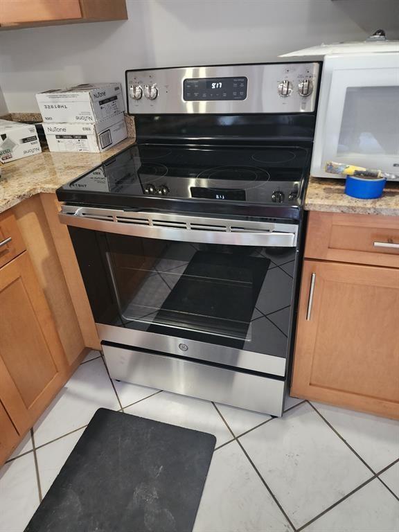 2875 15th Street 2875, Pompano Beach, FL 33062, Pompano Beach - Photo 2