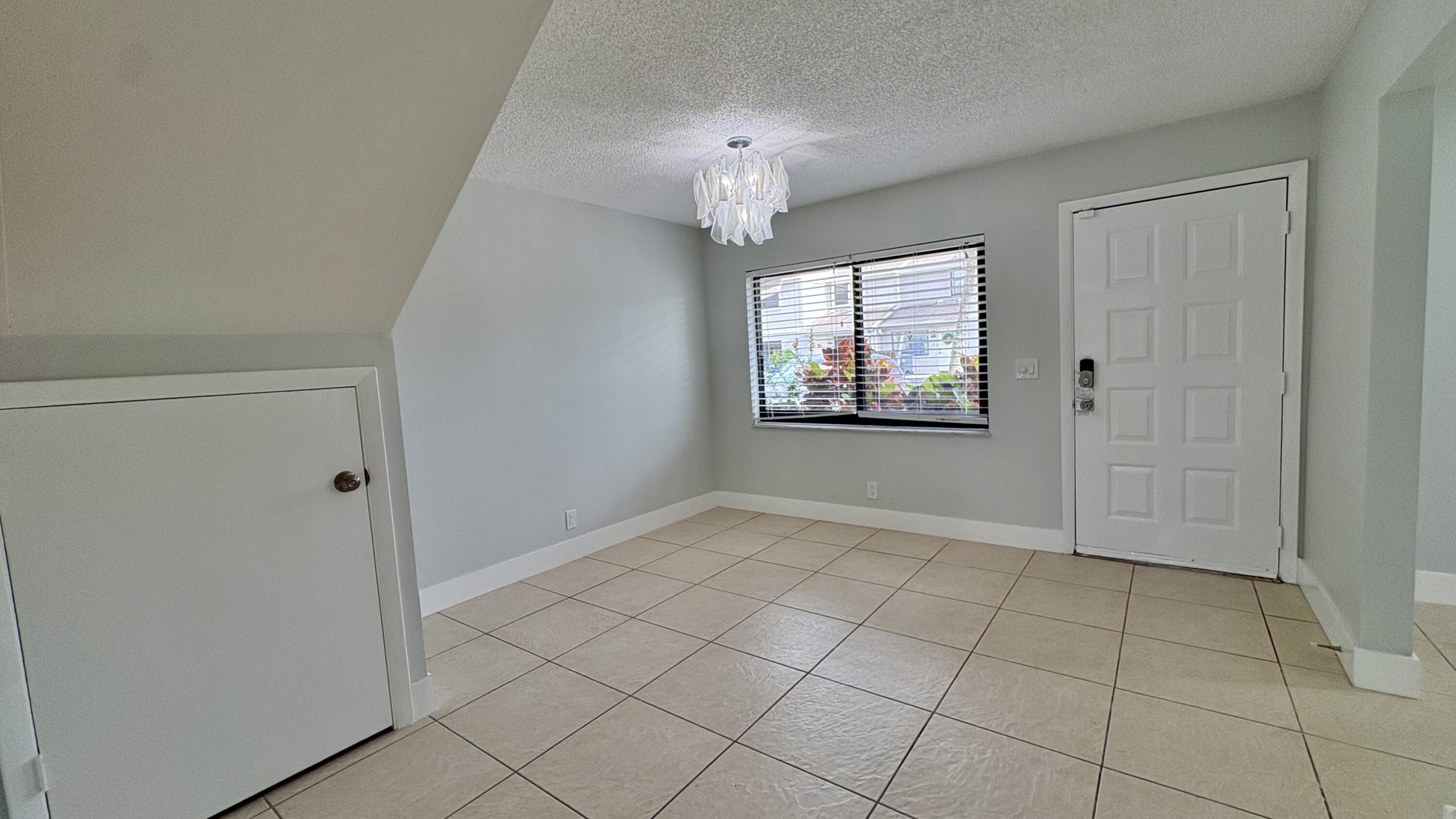 5325 TENNIS Lane, Delray Beach, FL 33484, Delray Beach - Photo 2