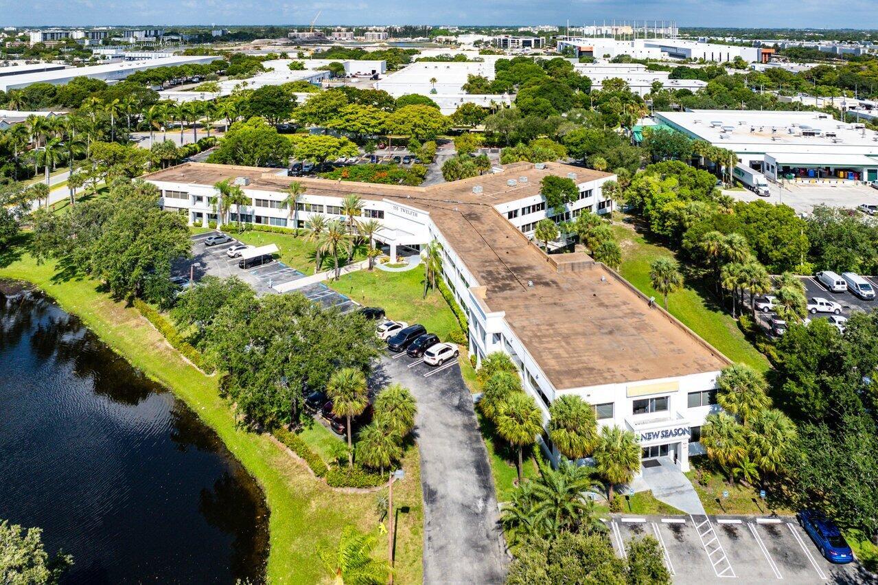 555 SW 12th Avenue 206, Pompano Beach, FL 33069, Pompano Beach - Photo 3
