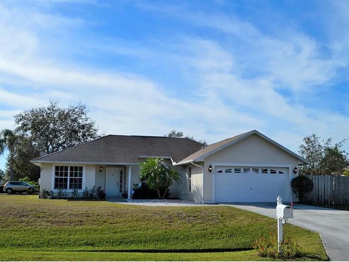 102 SW GLENWOOD Drive, Port St. Lucie, FL 34984, Port St. Lucie