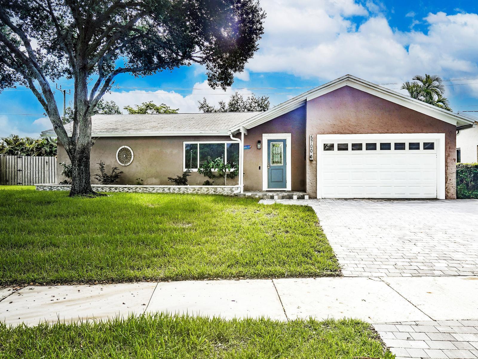 5700 SW 115TH Avenue, Cooper City, FL 33330, Cooper City - Photo 2