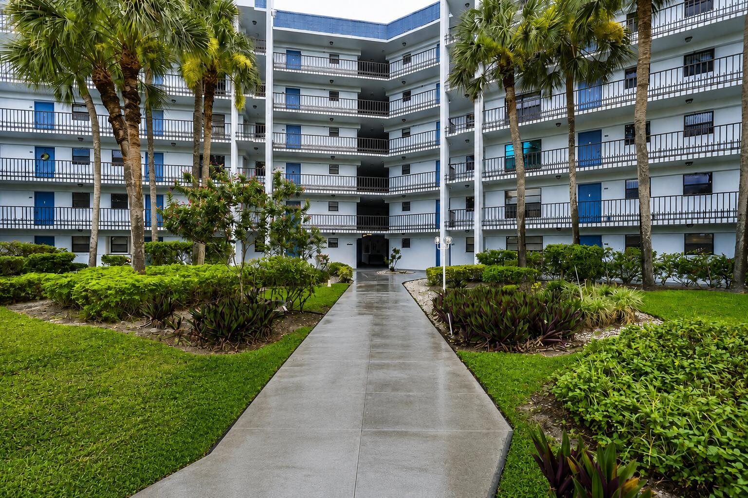 4640 Lucerne Lakes Boulevard W 404, Lake Worth, FL 33467, Lake Worth