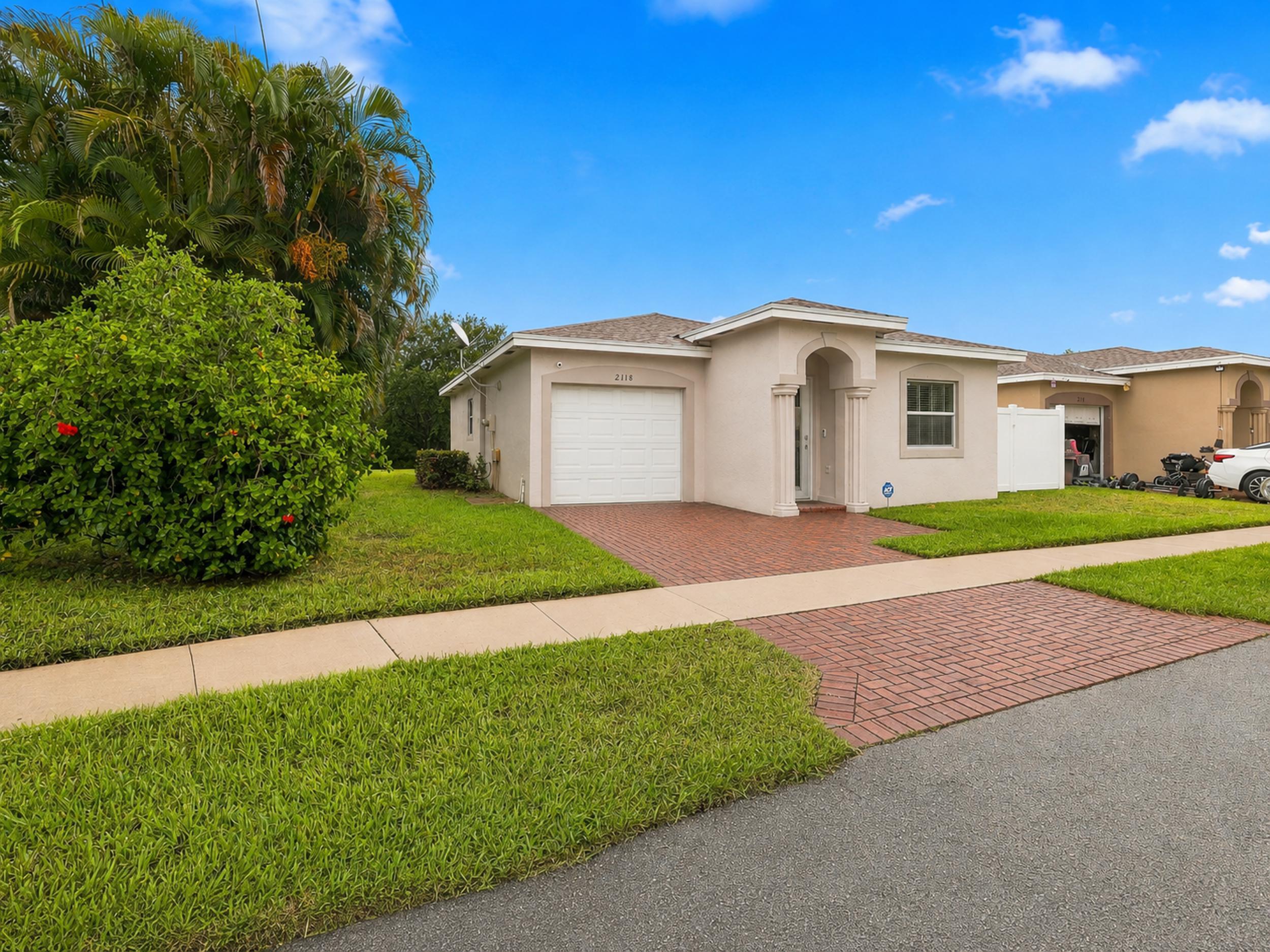 2118 E RIDGE Circle E, Boynton Beach, FL 33435, Boynton Beach - Photo 2