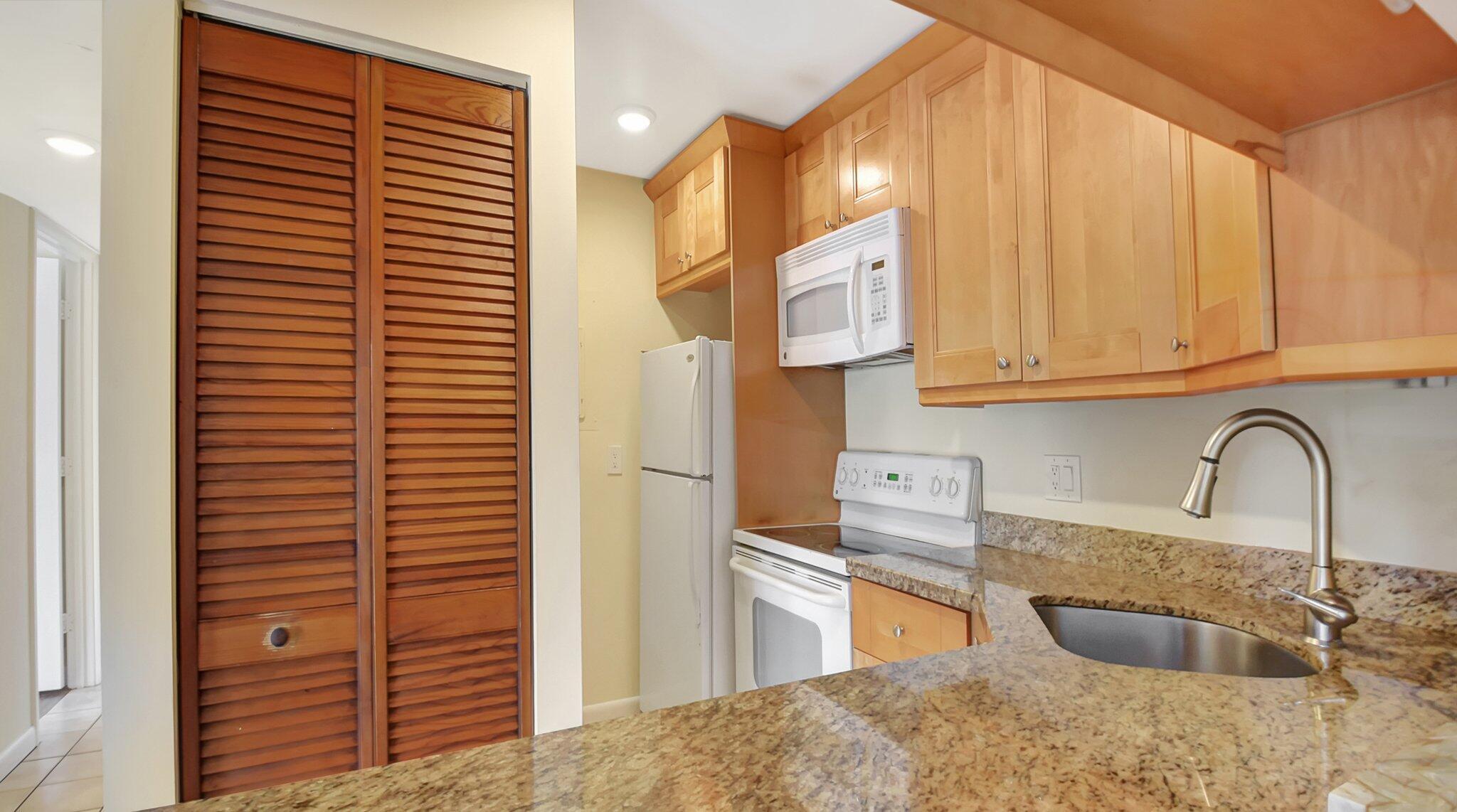616 SEA PINE Way C2, Greenacres, FL 33415, Greenacres - Photo 5